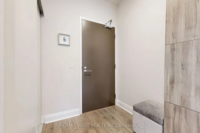 Additional property image - 17 Zorra St Unit 905