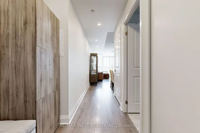 Additional property image - 17 Zorra St Unit 905