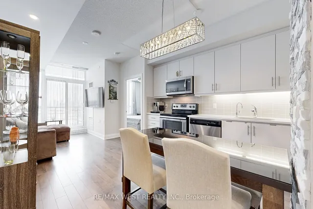 Additional property image - 17 Zorra St Unit 905