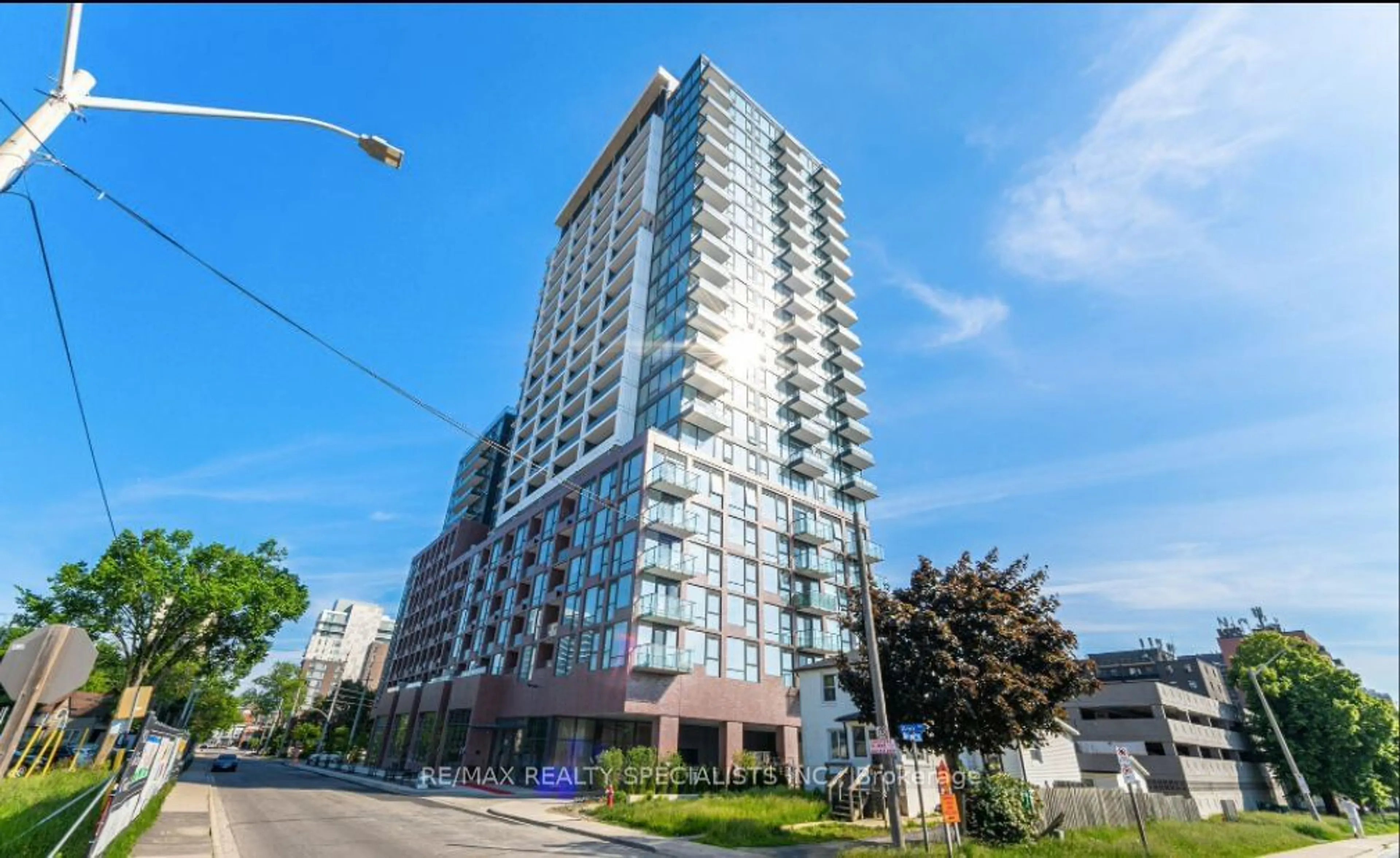 Indoor foyer for 28 ANN St #1315, Mississauga Ontario L5G 3G1