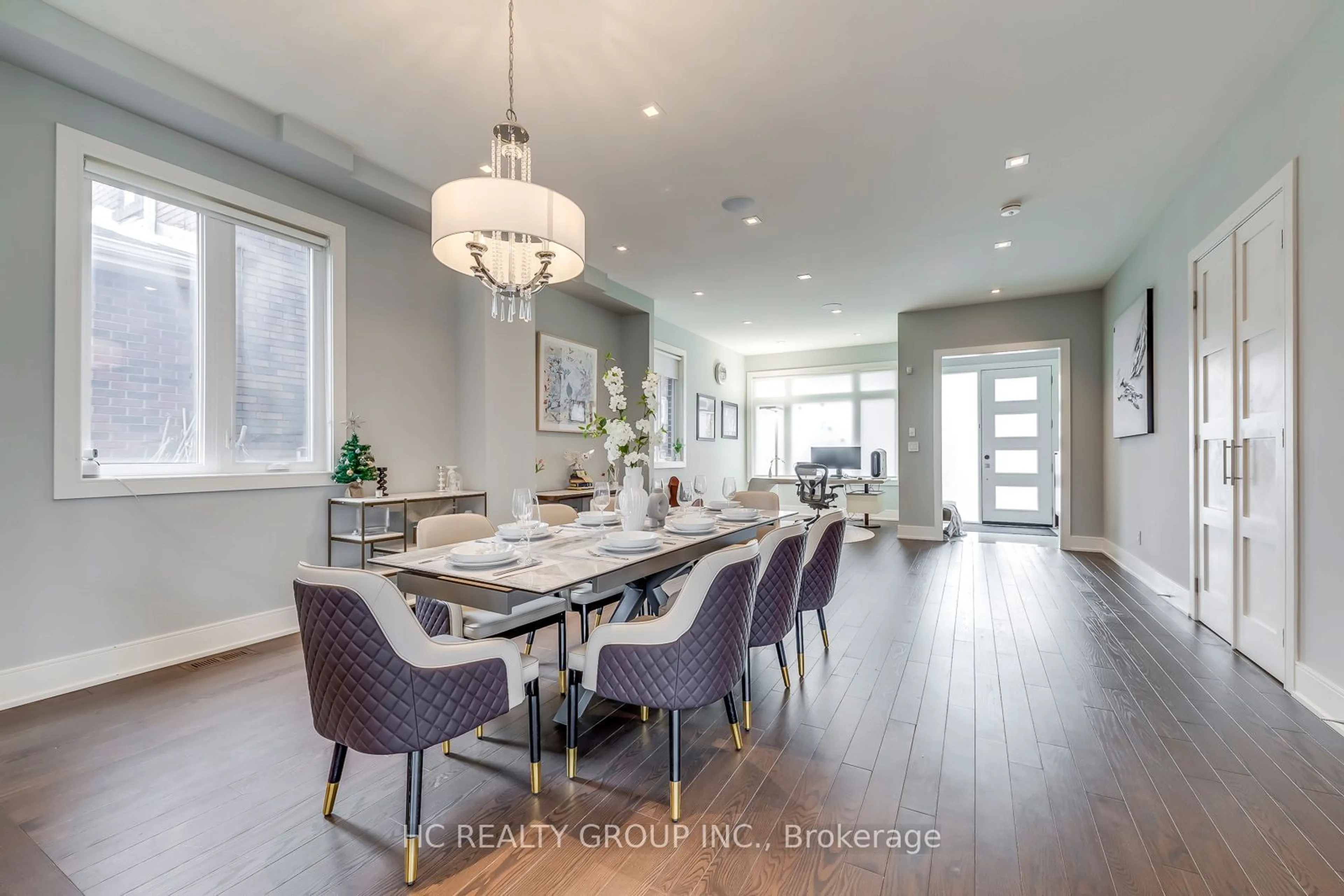 Dining room, wood/laminate floor for 18 Ash Cres, Toronto Ontario M8W 1E3