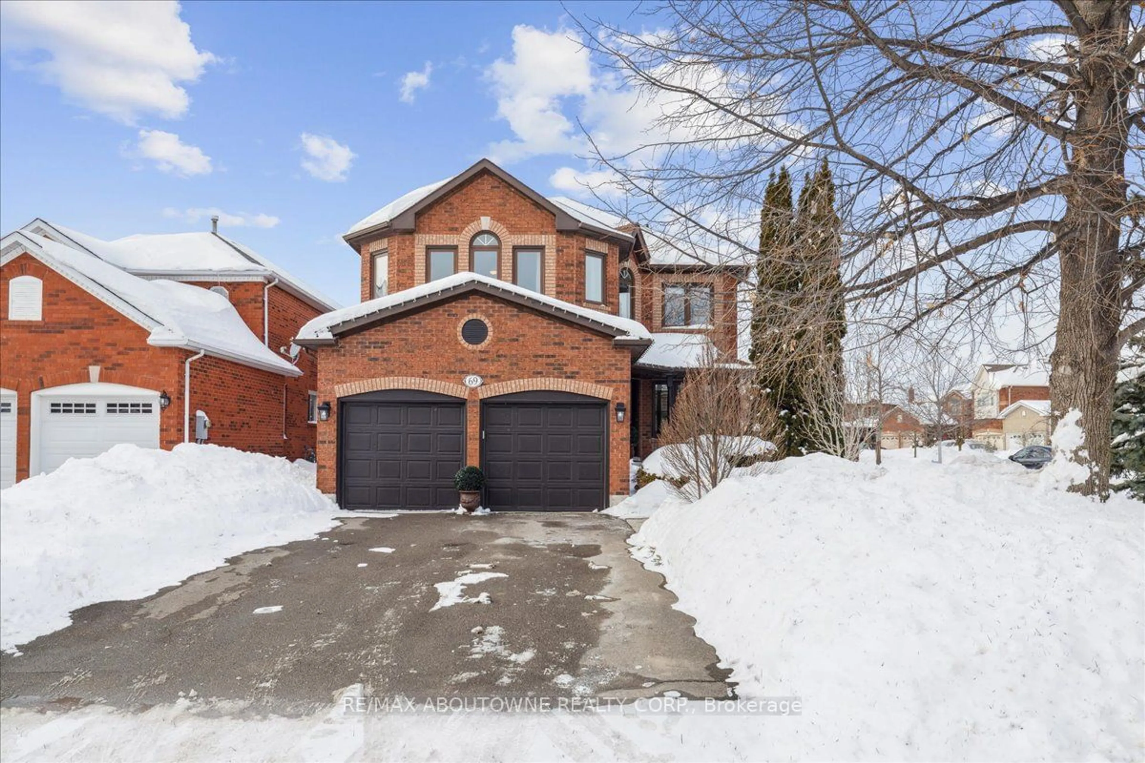 Home with brick exterior material, street for 69 Lauchlin Cres, Halton Hills Ontario L7G 5R5