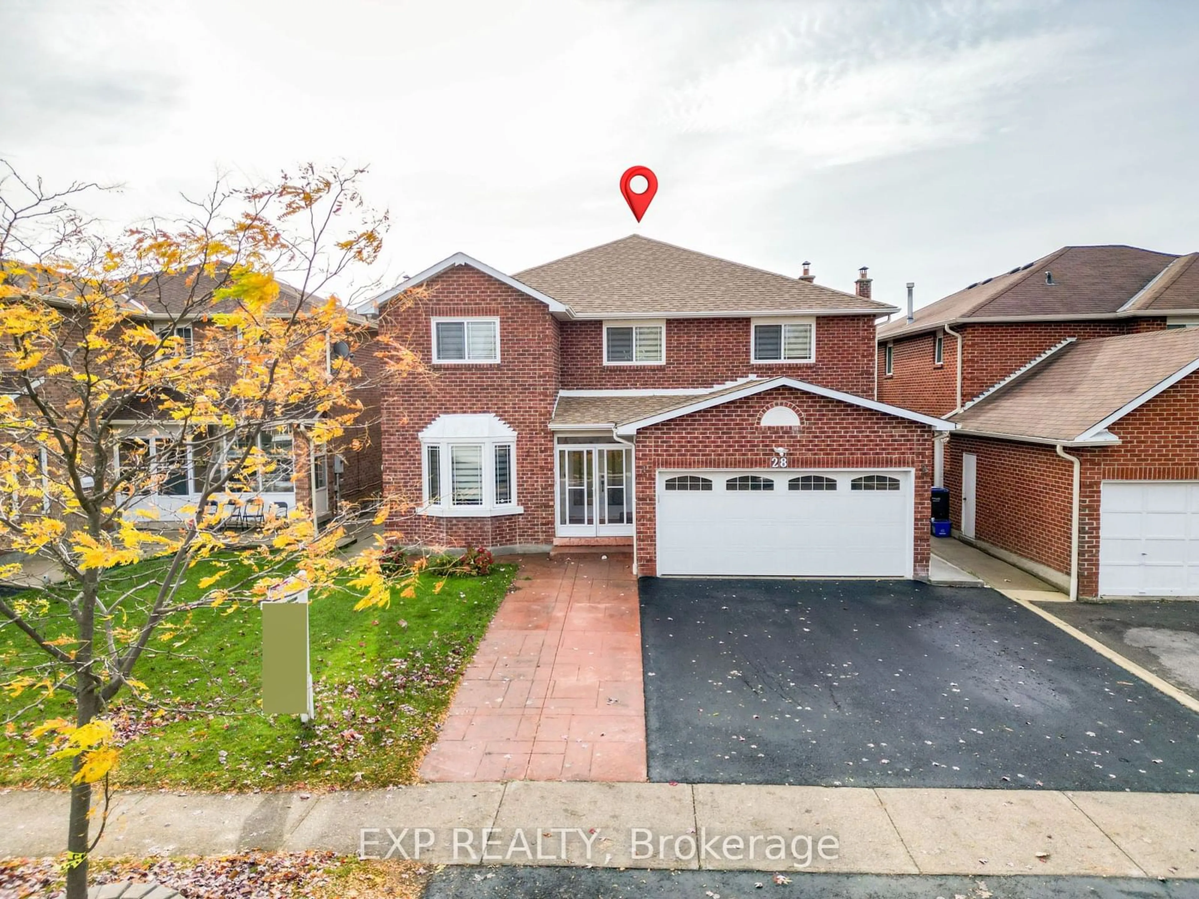 A pic from outside/outdoor area/front of a property/back of a property/a pic from drone, street for 28 Fairlight St, Brampton Ontario L6Z 3W2