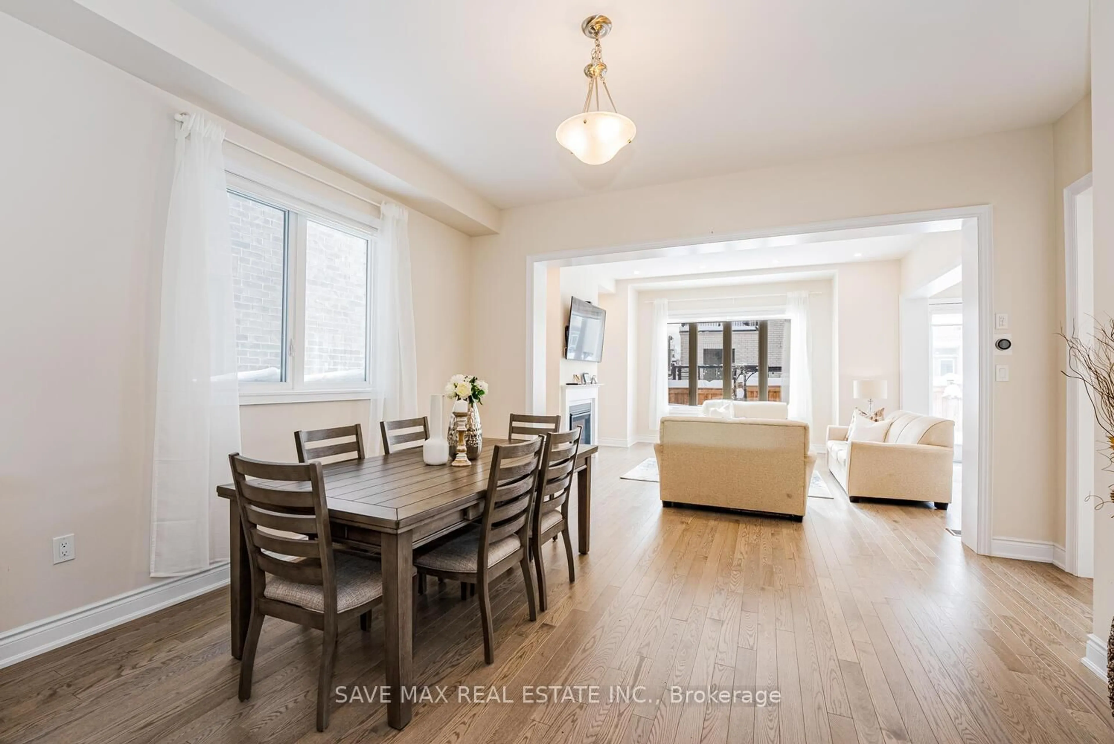 Dining room, wood/laminate floor for 3328 Post Rd, Oakville Ontario L6H 0Z7