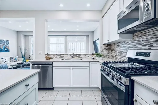 Additional property image - 106 HANSON Cres