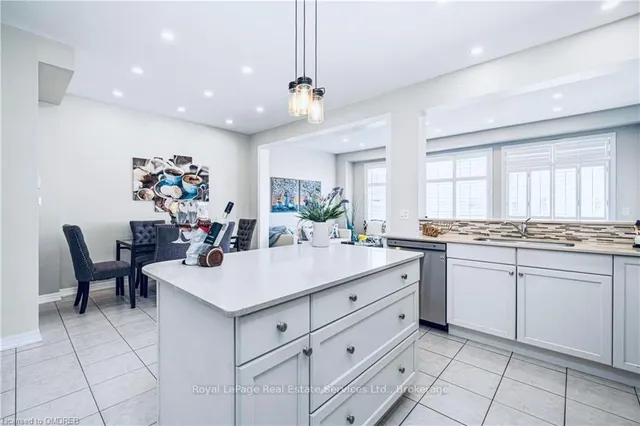 Additional property image - 106 HANSON Cres