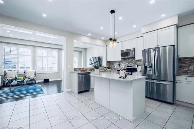Additional property image - 106 HANSON Cres