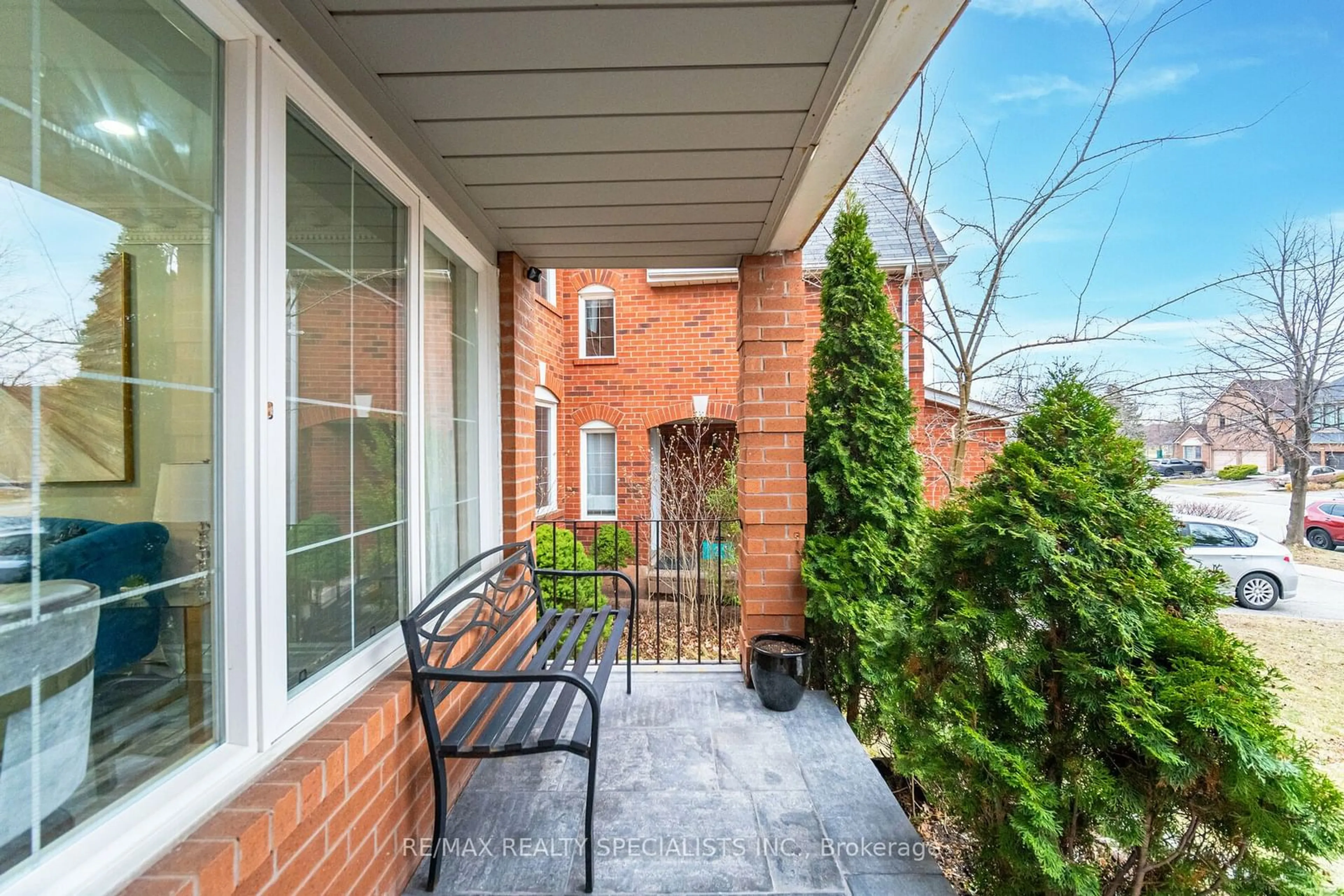 Patio, street for 2550 Wickham Rd, Mississauga Ontario L5M 5L3