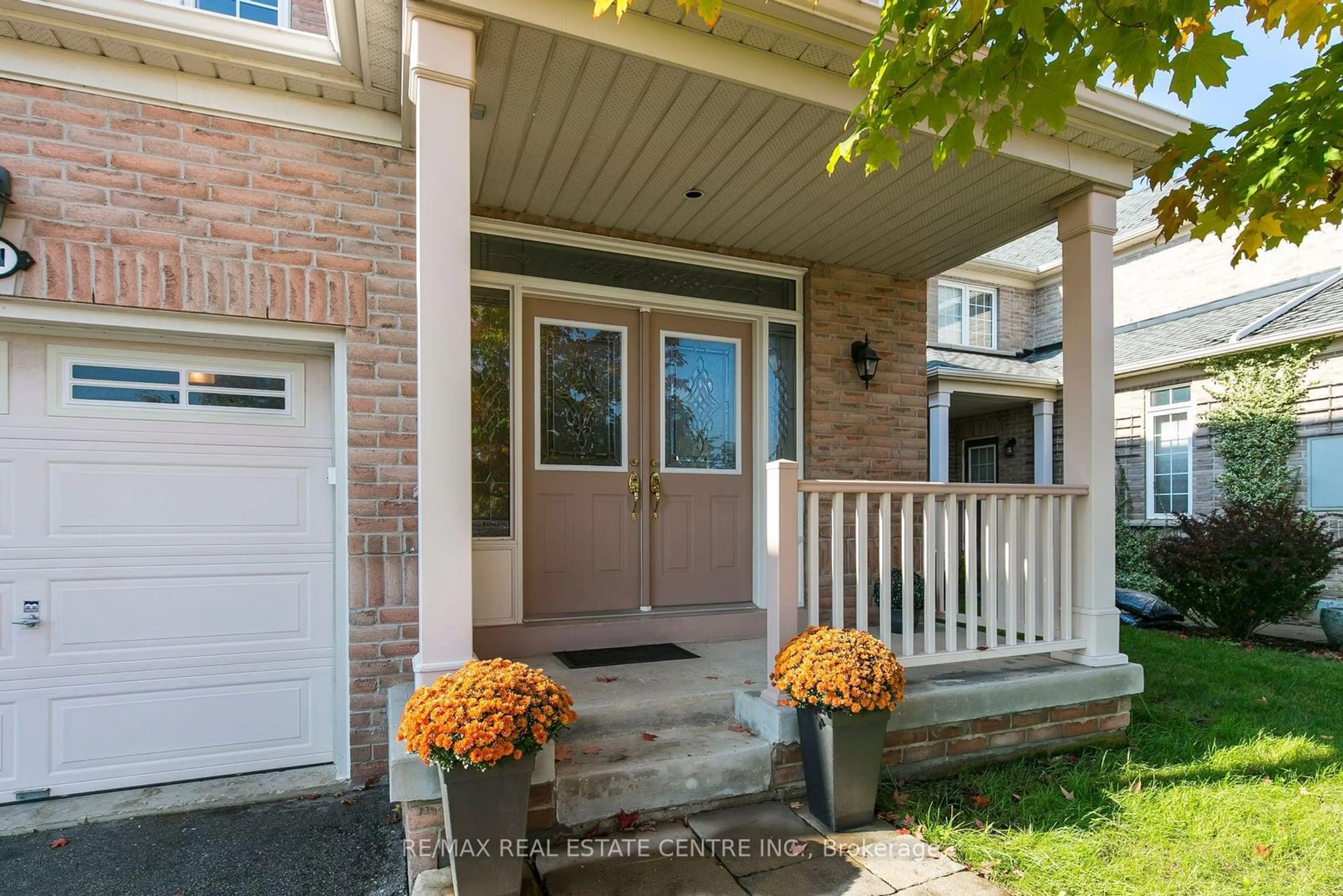 Indoor entryway for 2295 Rochester Circ #31, Oakville Ontario L6M 5C9