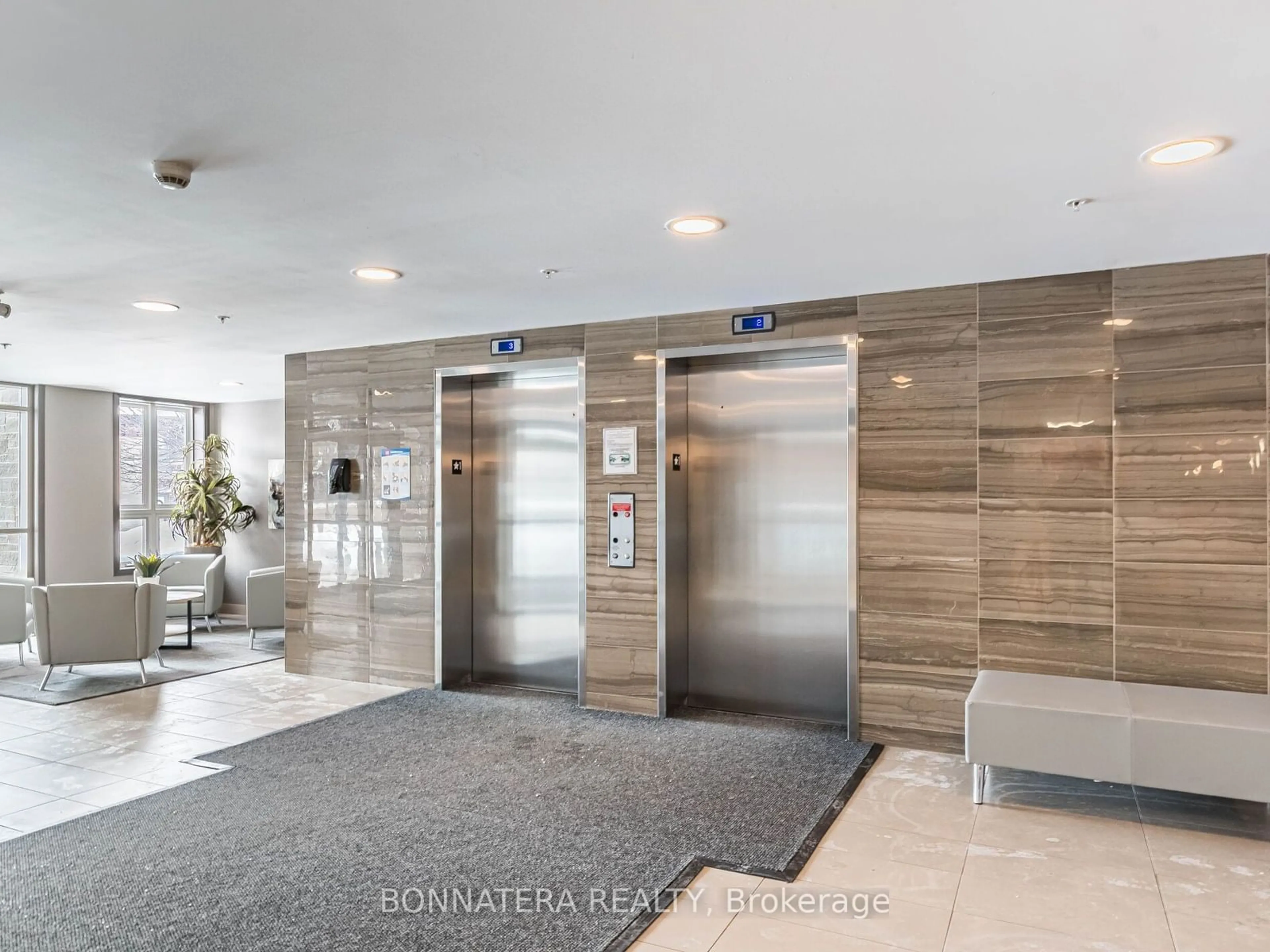 Indoor foyer for 5010 CORPORATE Dr #209, Burlington Ontario L7L 0H6