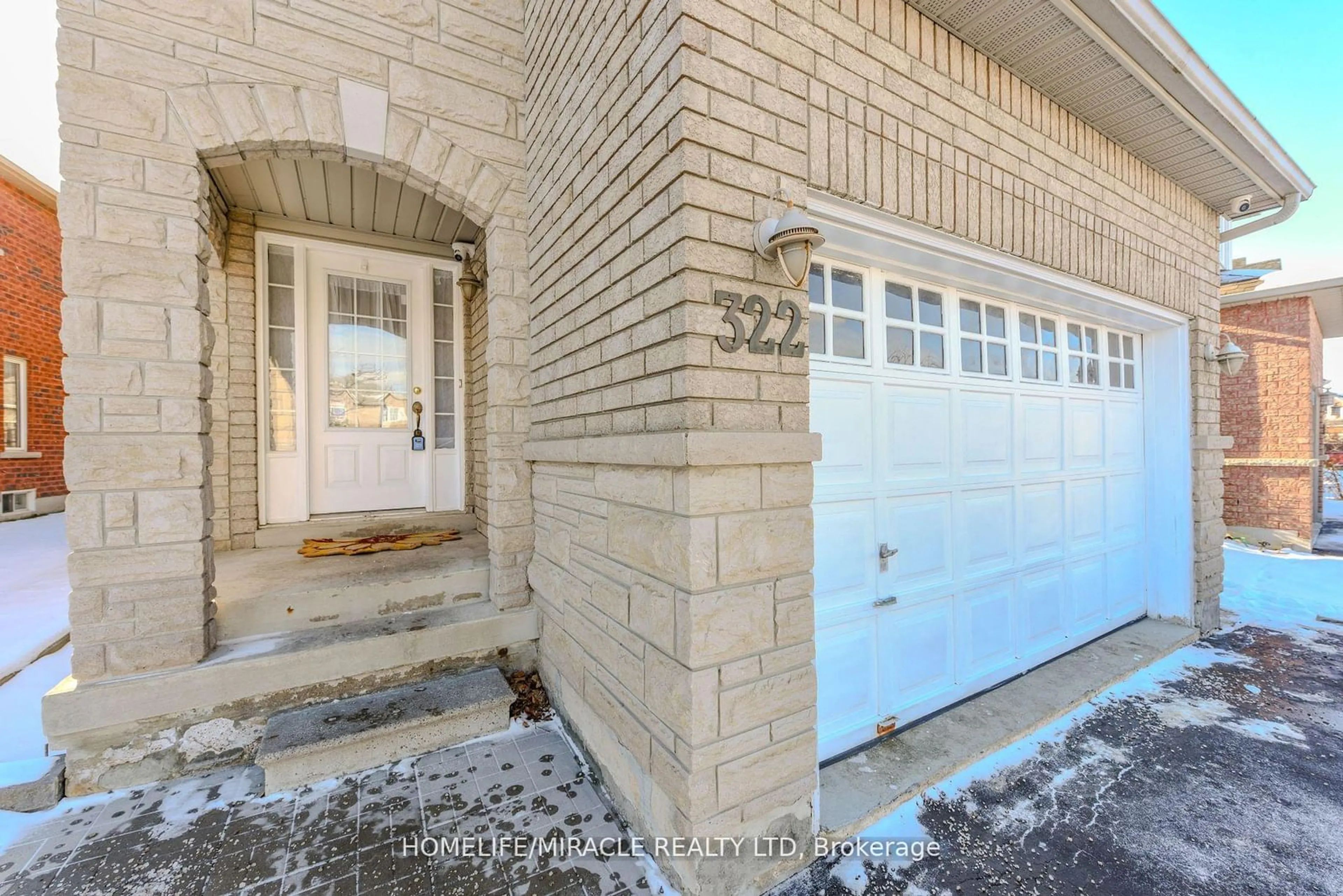 Indoor entryway for 322 Ellwood Dr, Caledon Ontario L7E 2G9