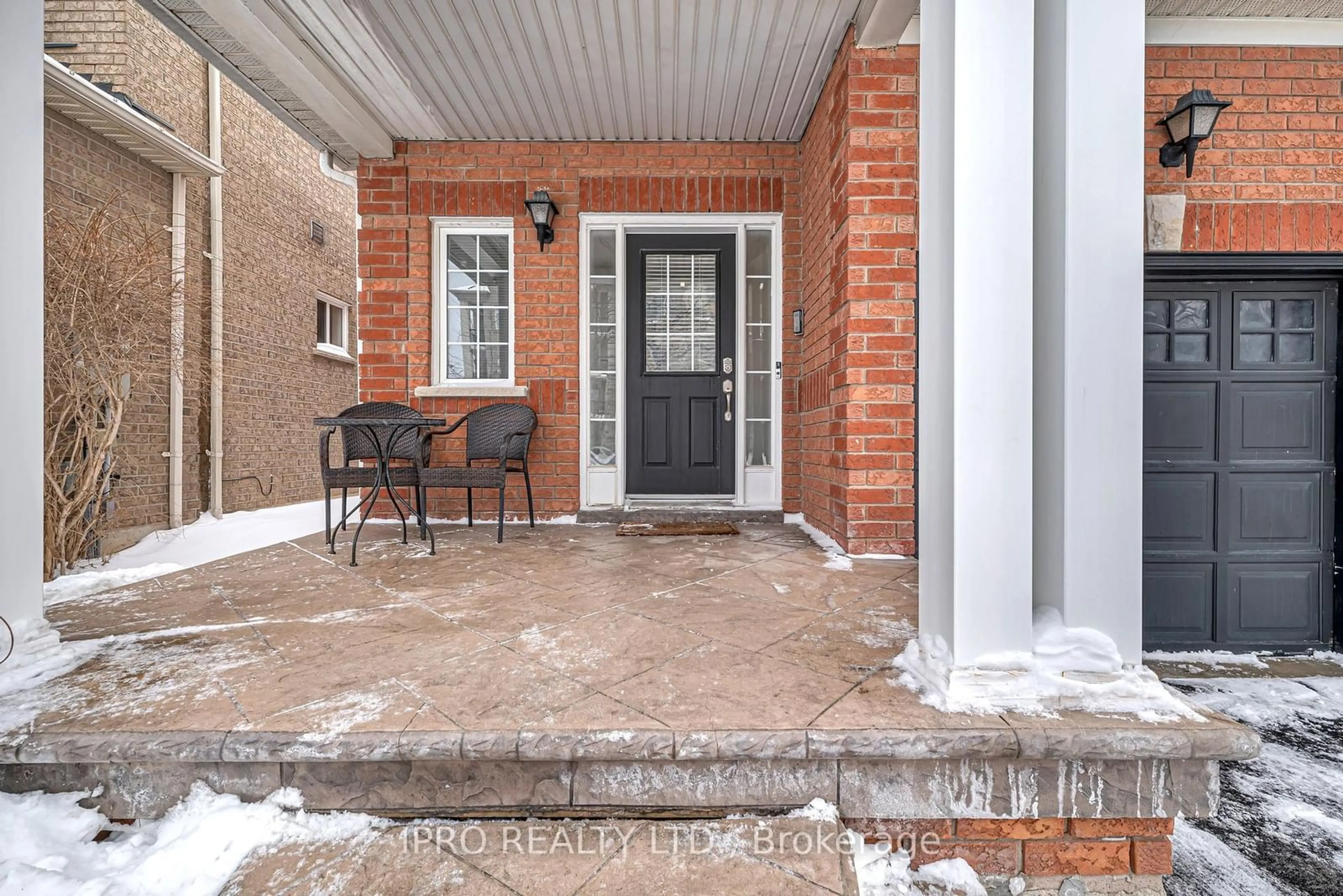 Indoor entryway for 280 Alexander Cres, Milton Ontario L9T 7C4