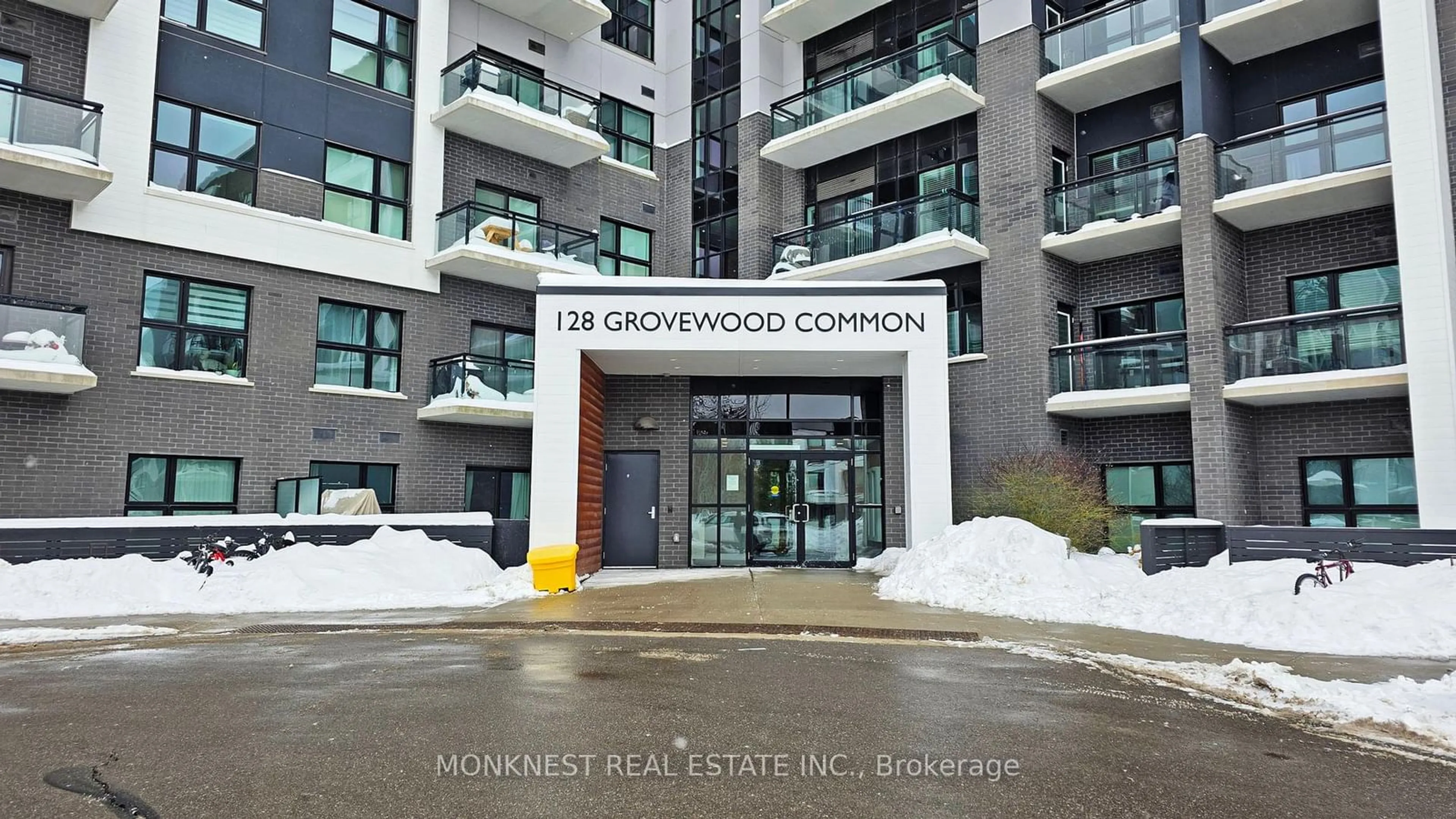 Indoor foyer for 128 Grovewood Common #204, Oakville Ontario L6H 0X3