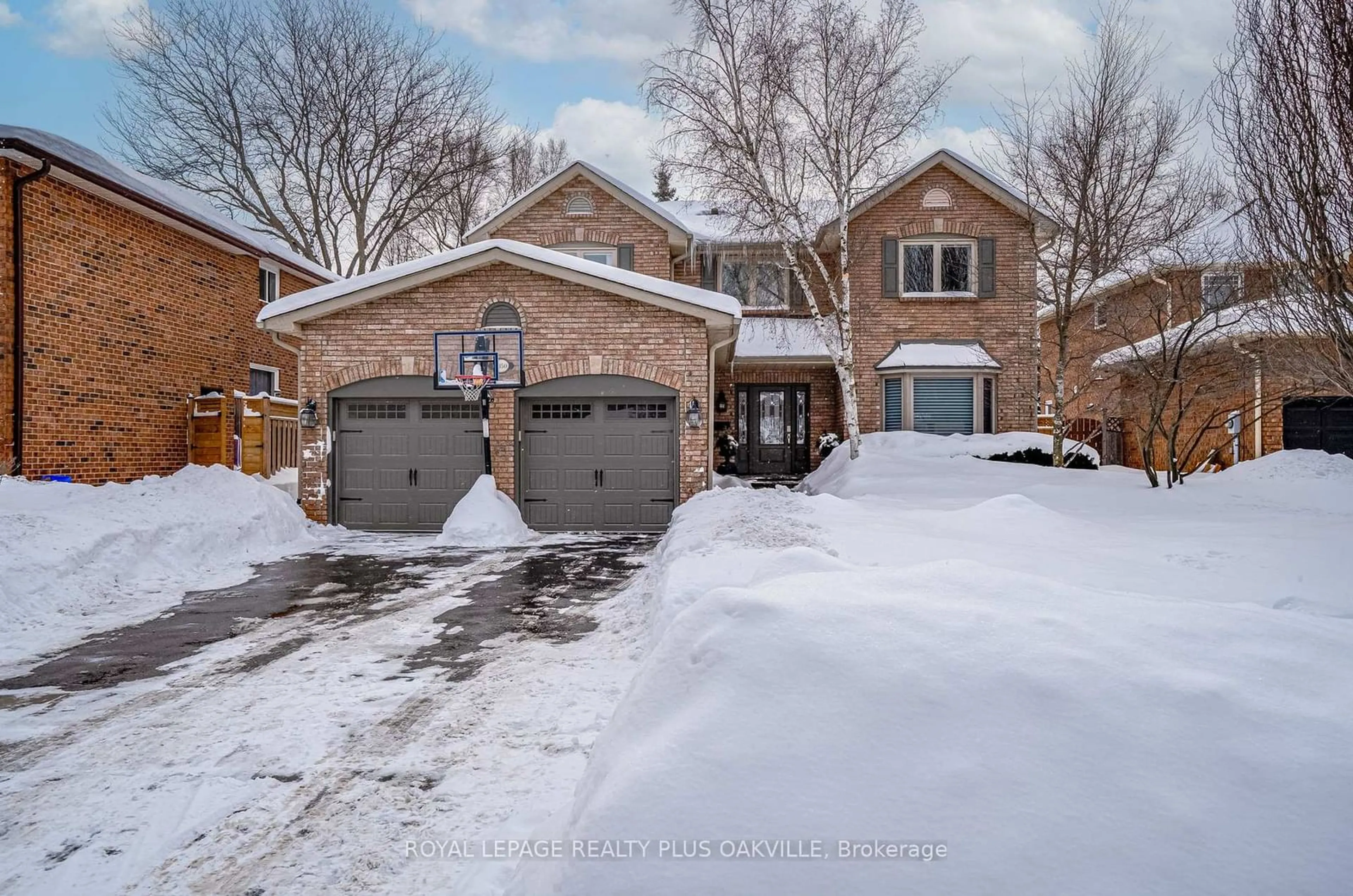 Home with brick exterior material, street for 1350 Birchcliff Dr, Oakville Ontario L6M 2A2