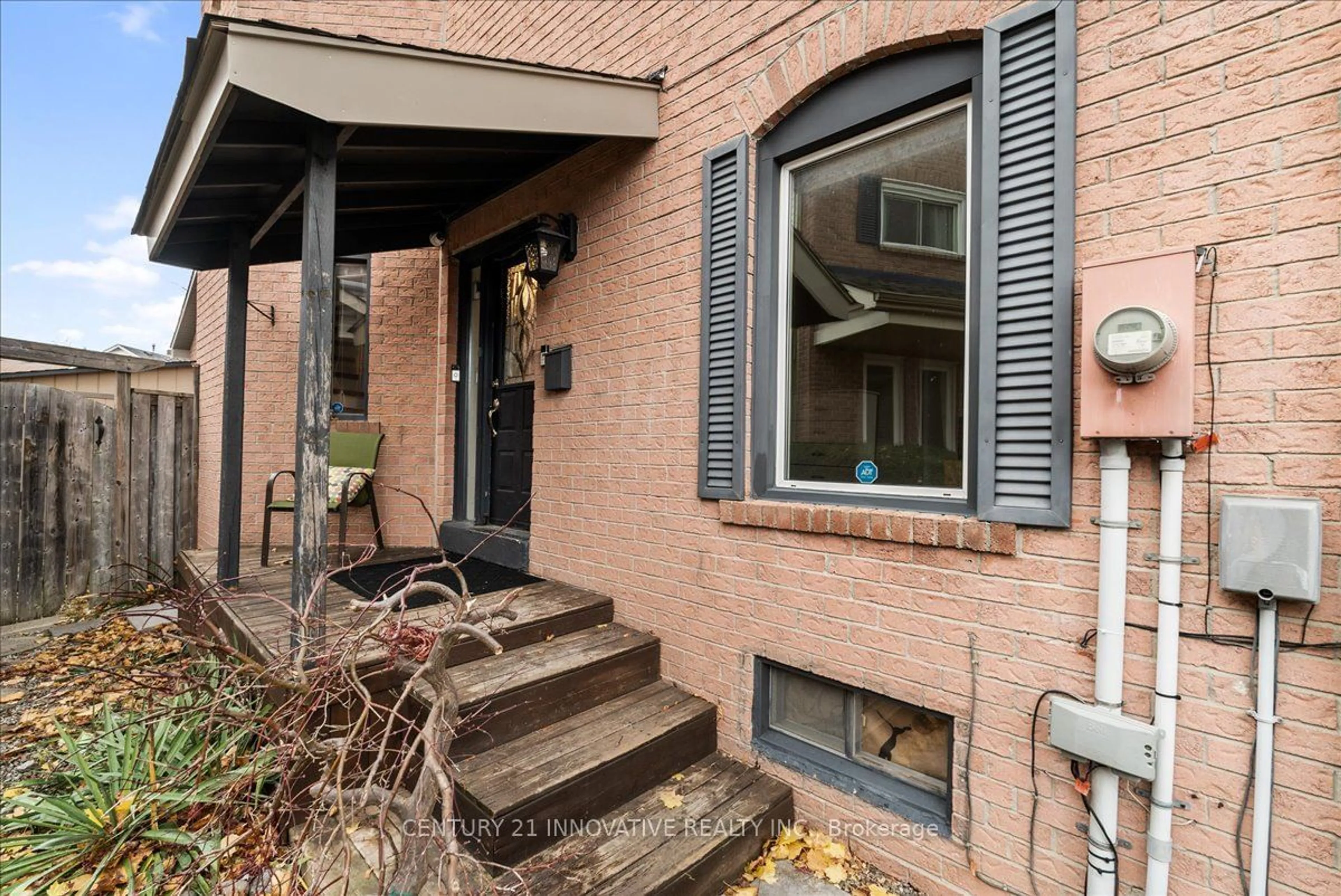 Home with brick exterior material, street for 3061 Ilomar Crt, Mississauga Ontario L5N 5B9