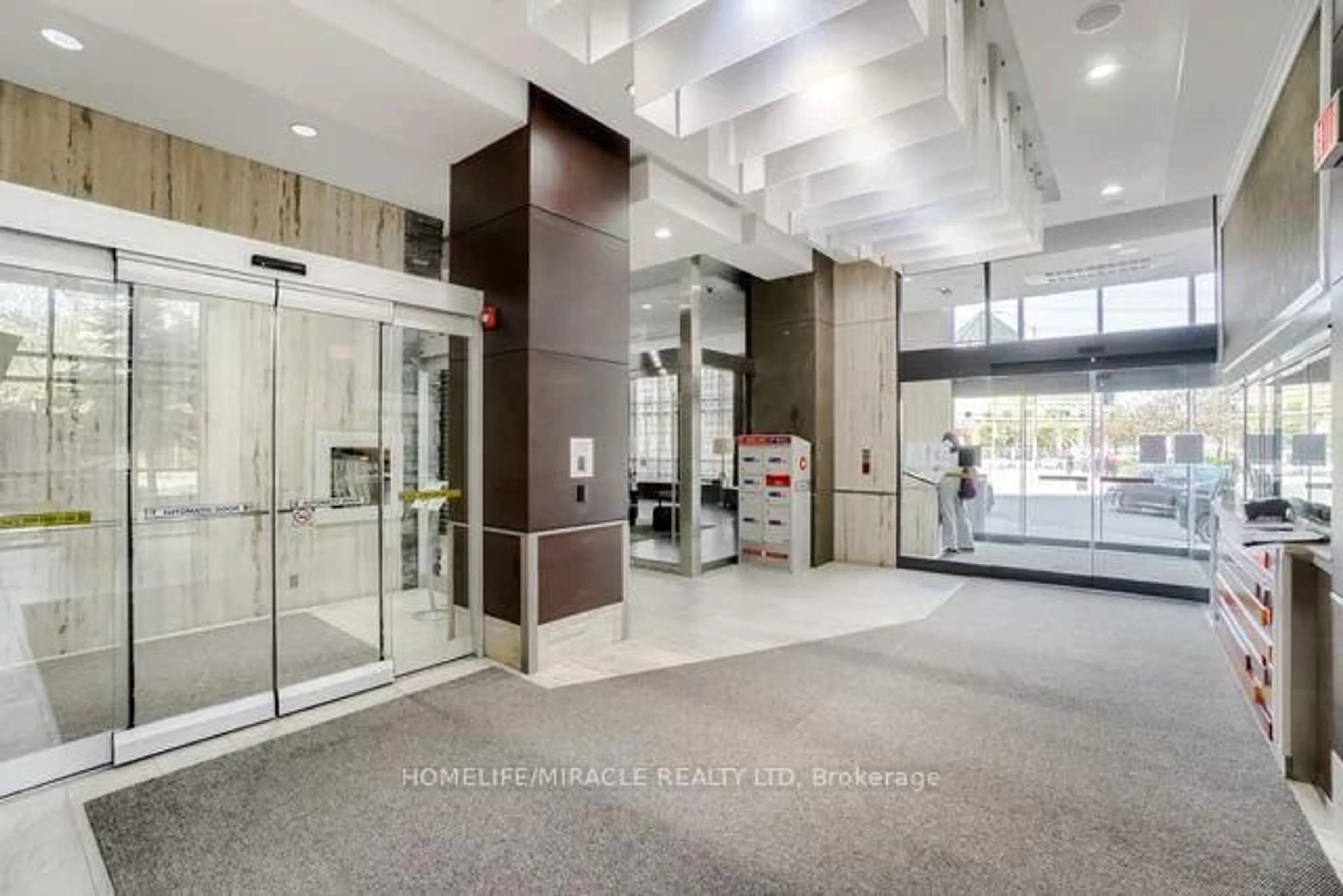 Indoor foyer for 330 Burnhamthorpe Rd #208, Mississauga Ontario L5B 0E1