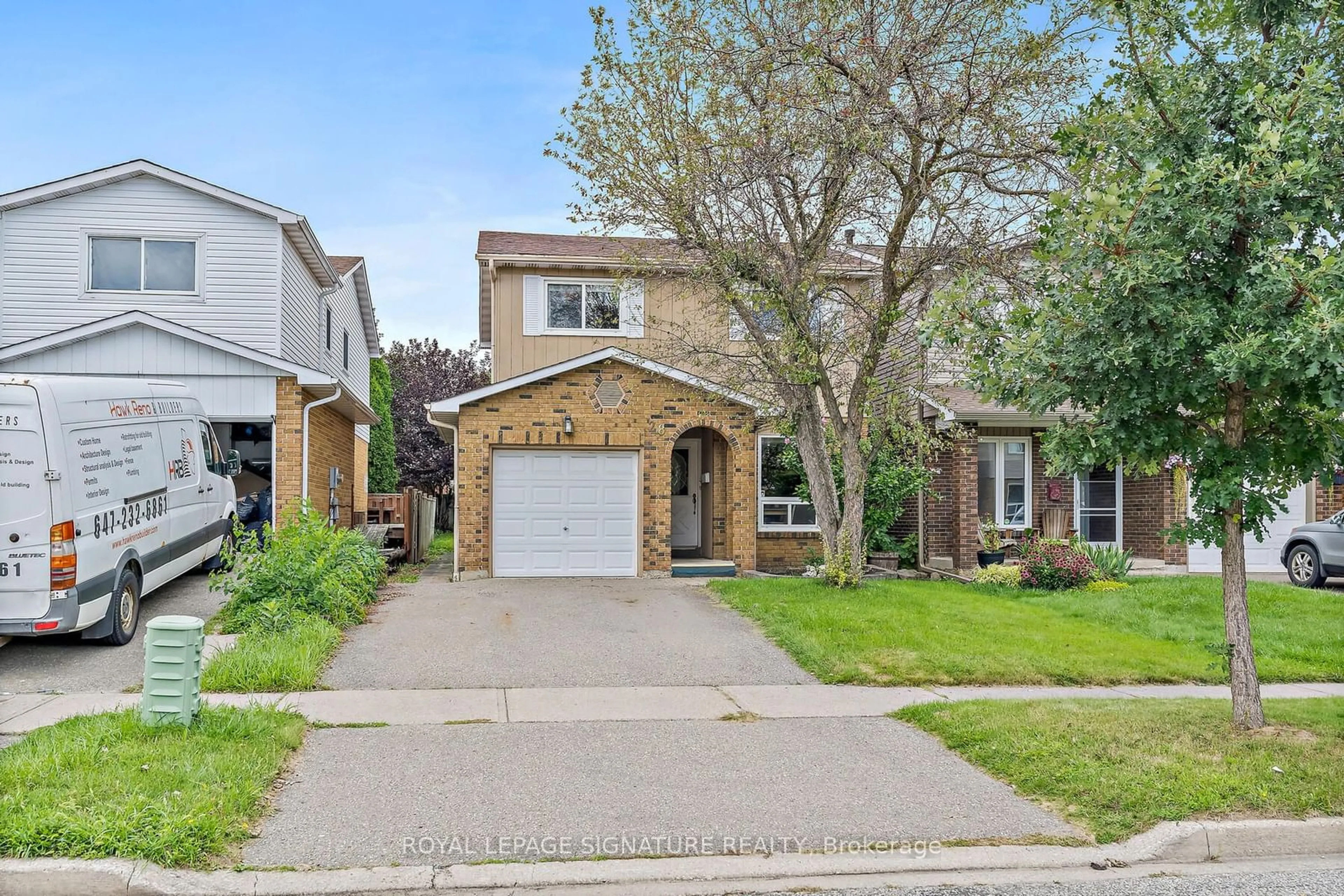 Home with brick exterior material, street for 28 Lindridge Ave, Brampton Ontario L6S 3X1