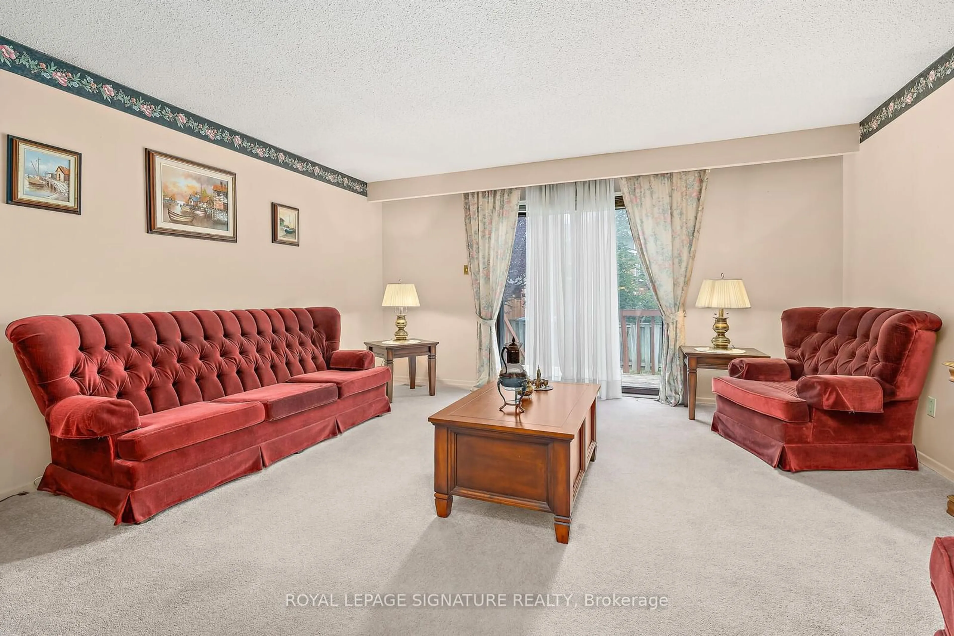 Living room with furniture, unknown for 28 Lindridge Ave, Brampton Ontario L6S 3X1