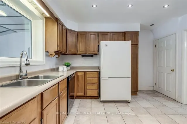 Additional property image - 2377 Barclay Rd