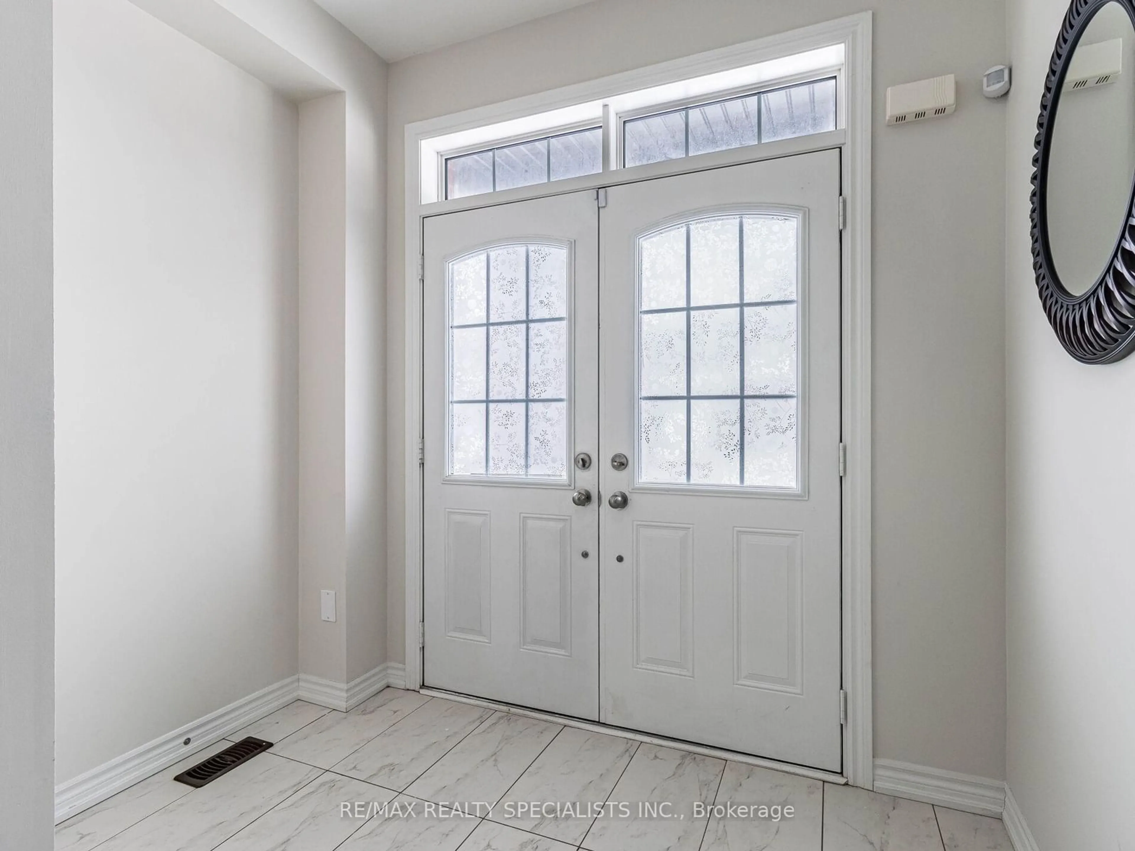 Indoor entryway for 78 Roulette Cres, Brampton Ontario L7A 4R6