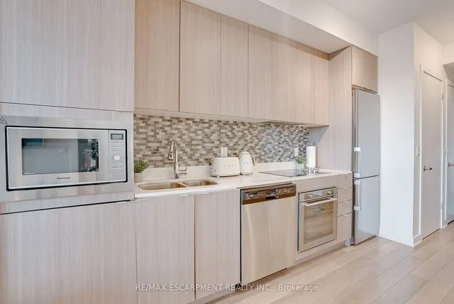 Additional property image - 5230 DUNDAS St Unit 527