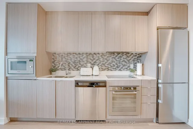 Additional property image - 5230 DUNDAS St Unit 527