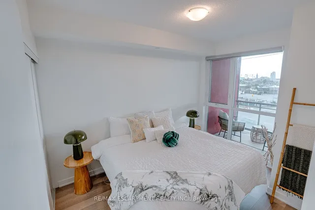 Additional property image - 5230 DUNDAS St Unit 527
