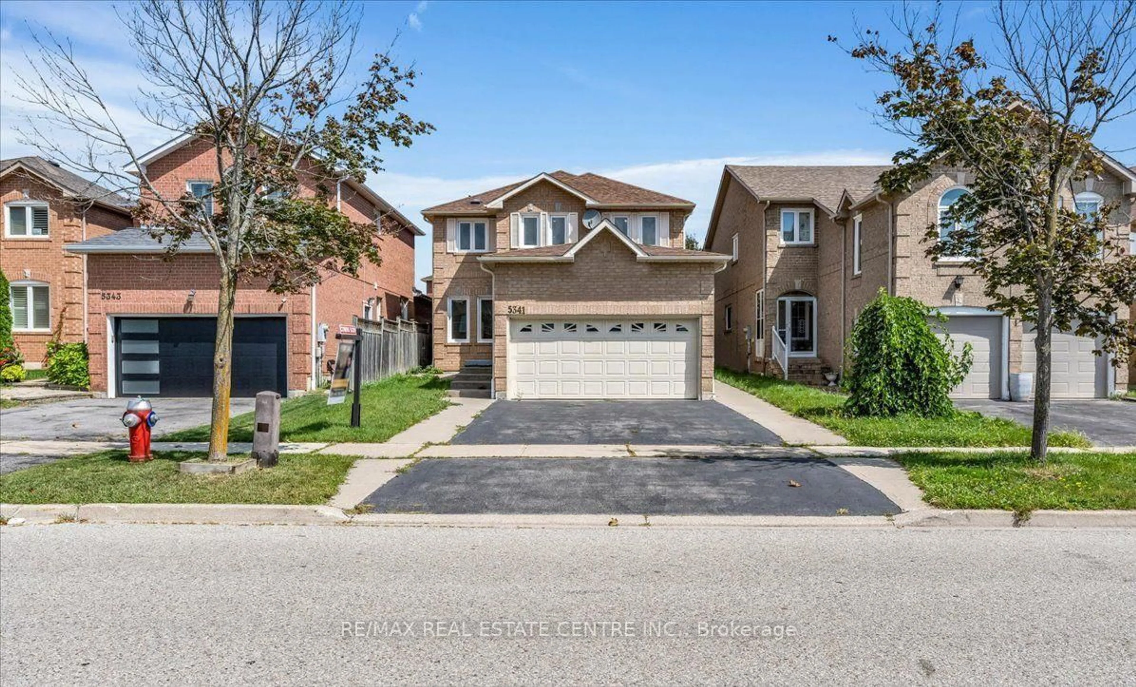 Home with brick exterior material, street for 5341 Lismic Blvd, Mississauga Ontario L5V 1P5