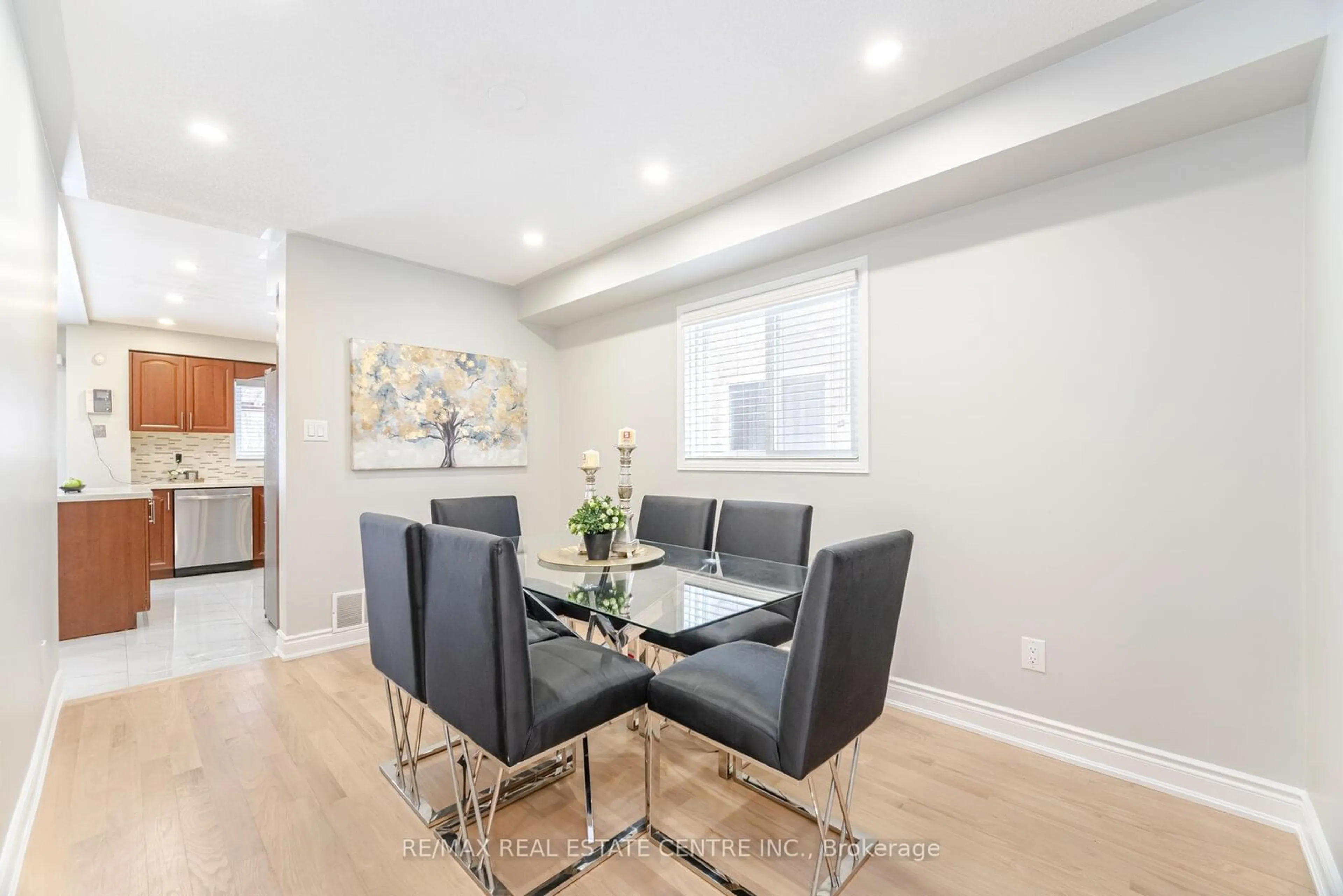 Dining room, unknown for 5341 Lismic Blvd, Mississauga Ontario L5V 1P5