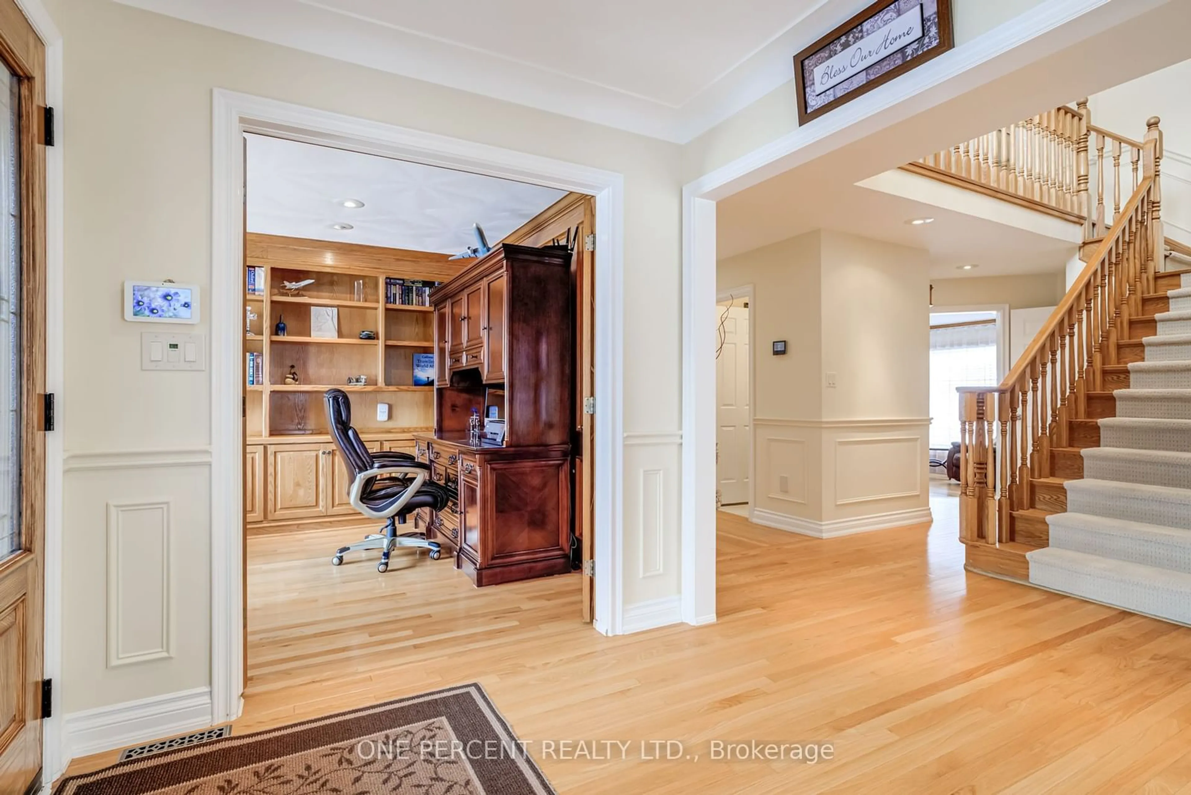 Indoor entryway for 2301 Homer Dr, Burlington Ontario L7P 4T9