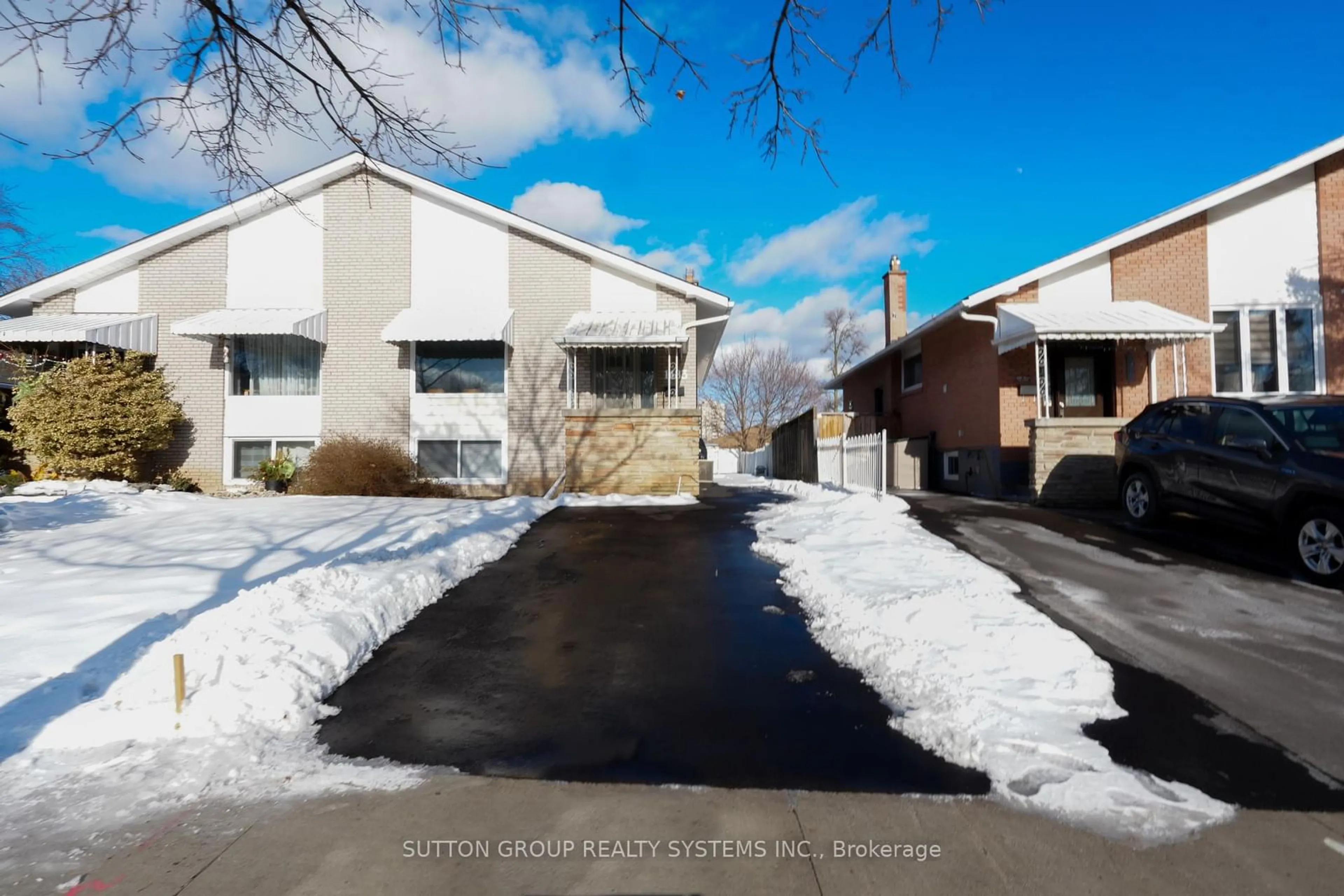 Unknown for 1483 Sandgate Cres, Mississauga Ontario L5J 2E3