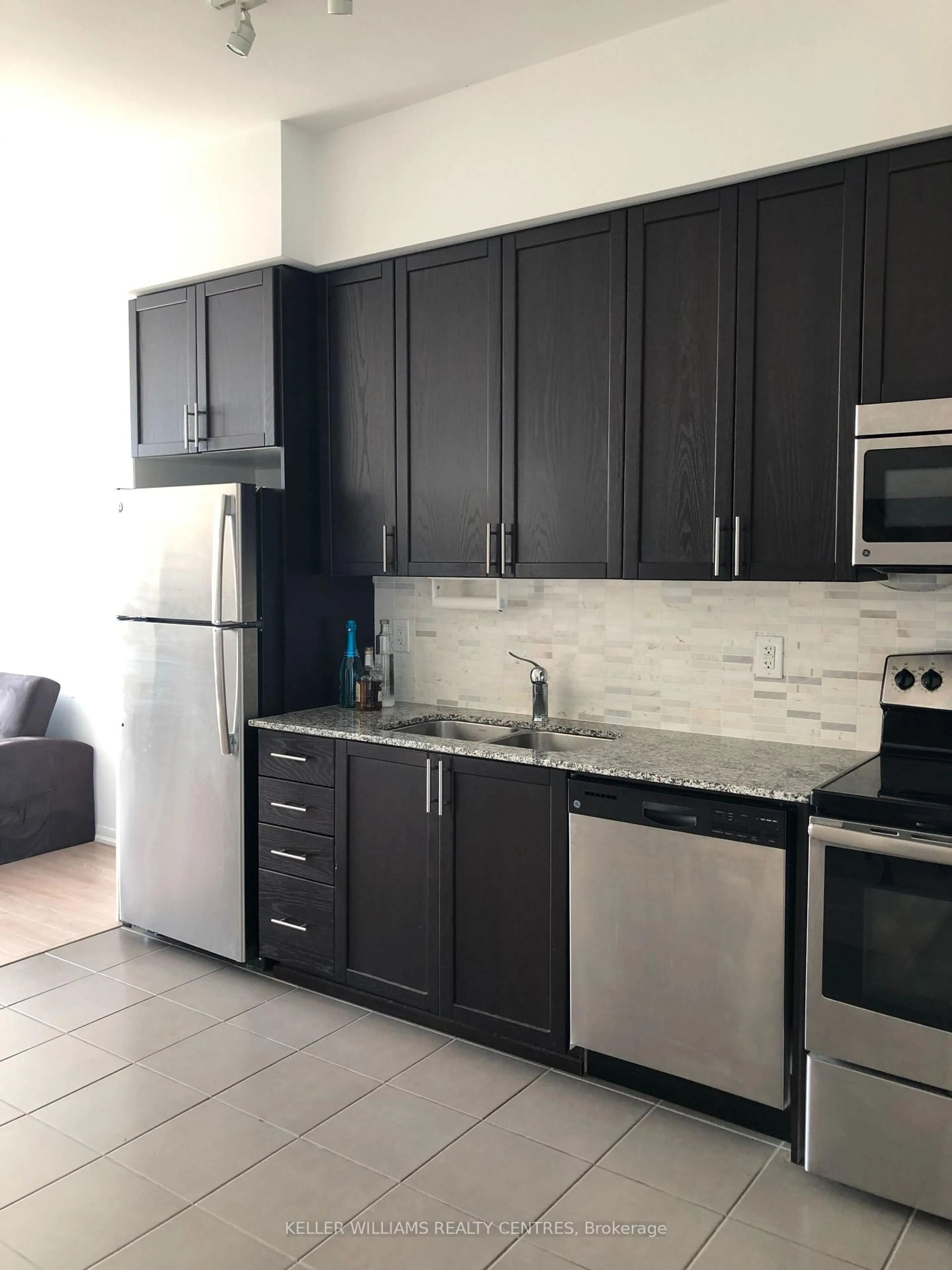 Standard kitchen, ceramic/tile floor for 830 Lawrence Ave #843, Toronto Ontario M6A 0B6