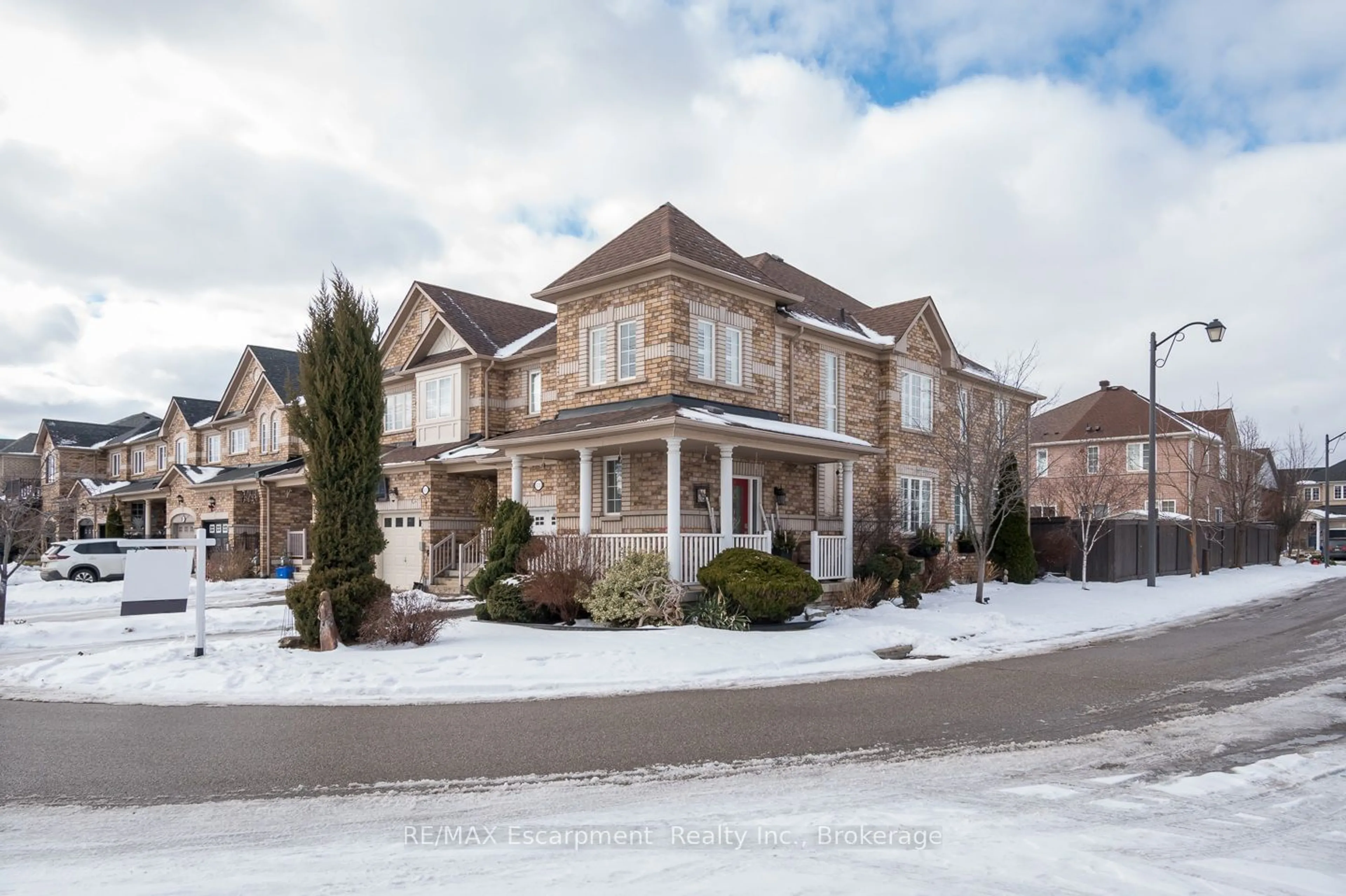 Unknown for 635 Willmott Cres, Milton Ontario L9T 6E9