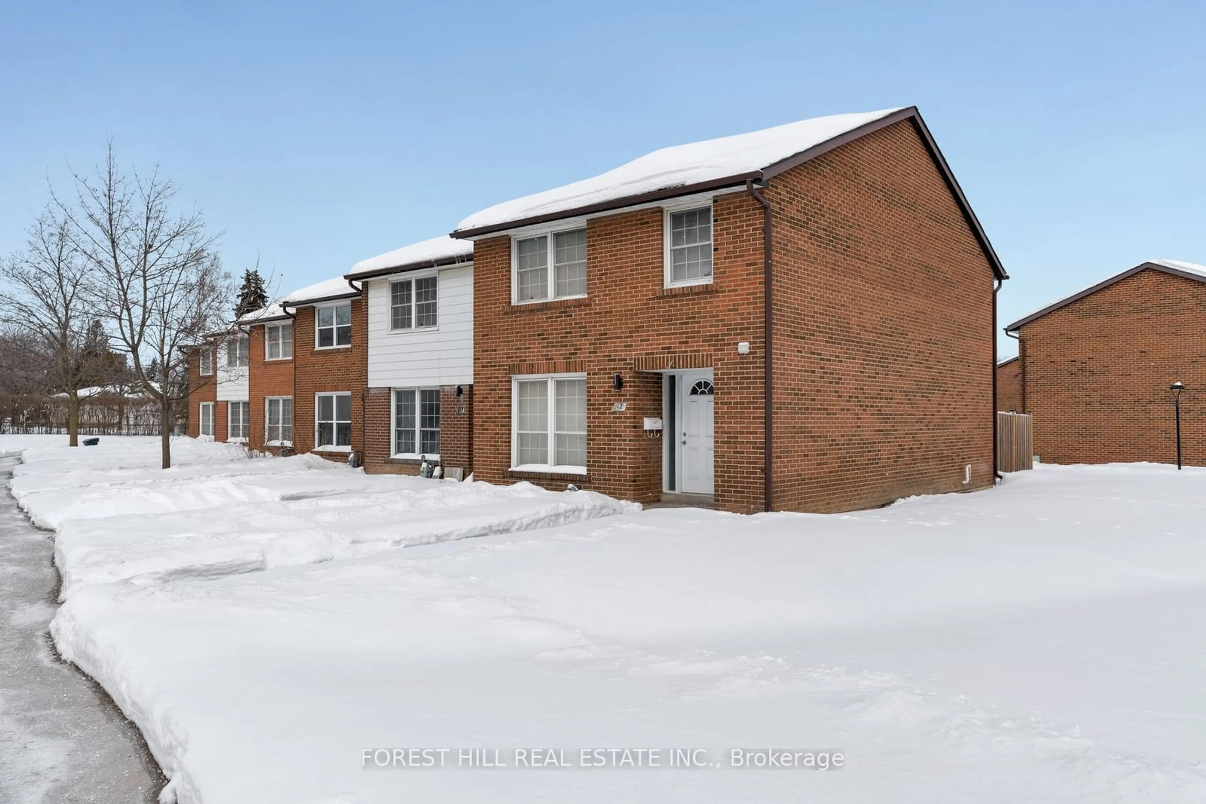 A pic from outside/outdoor area/front of a property/back of a property/a pic from drone, street for 8 Balmoral Dr #34, Brampton Ontario L6T 1V1