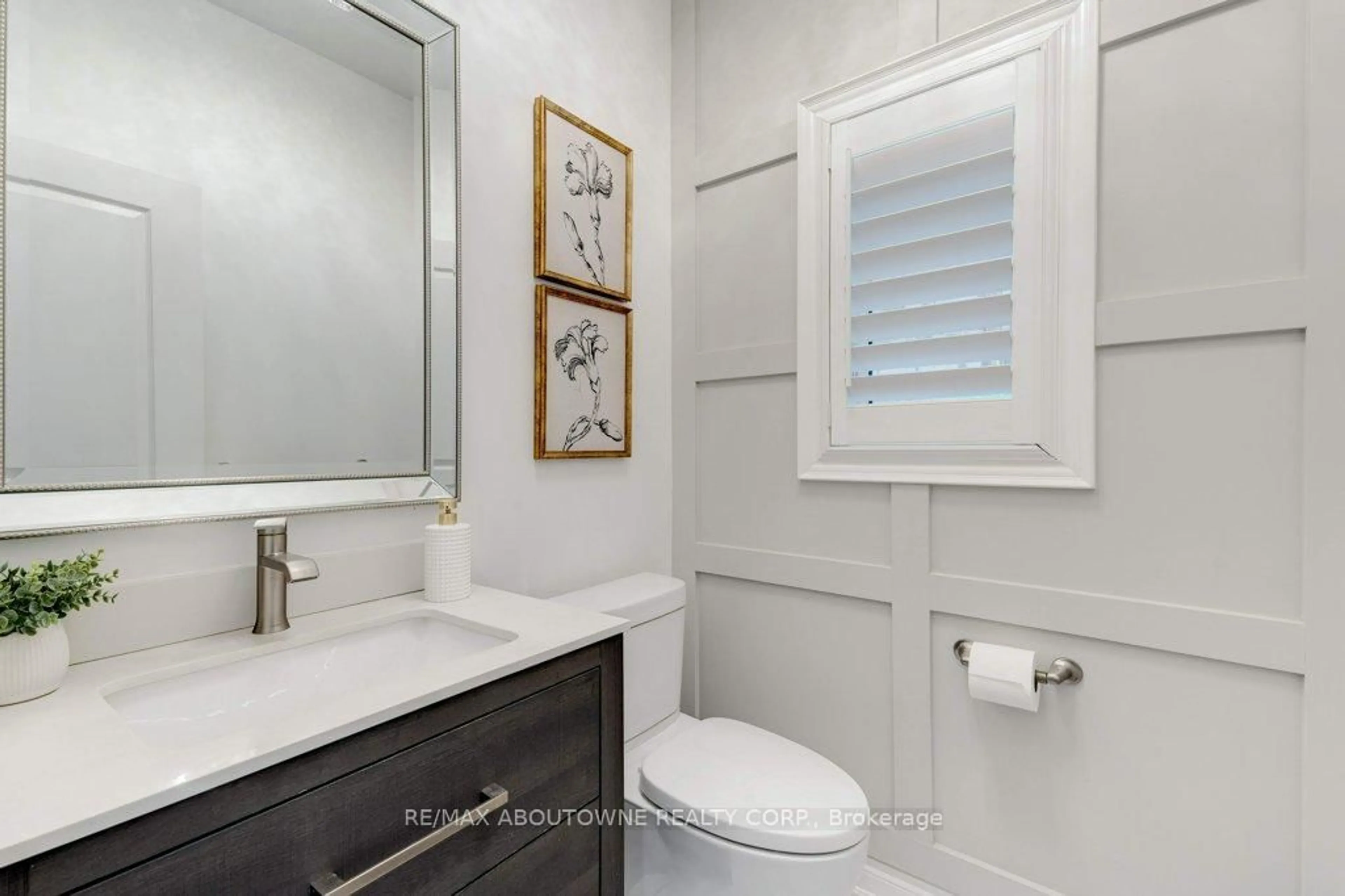 Standard bathroom, ceramic/tile floor for 3091 River Rock Path, Oakville Ontario L6H 7H5