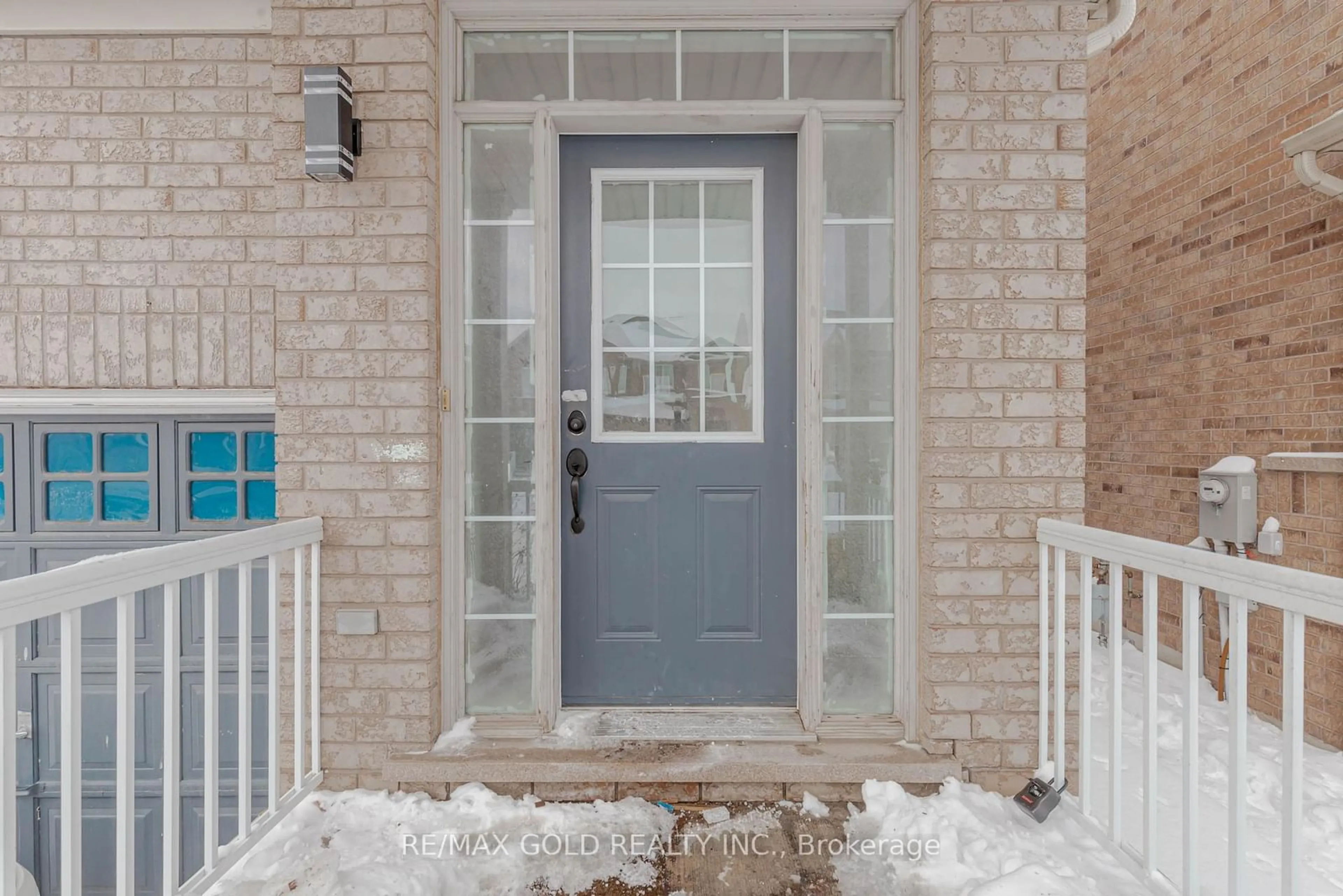 Indoor entryway for 66 Crumlin Cres, Brampton Ontario L6S 0E9