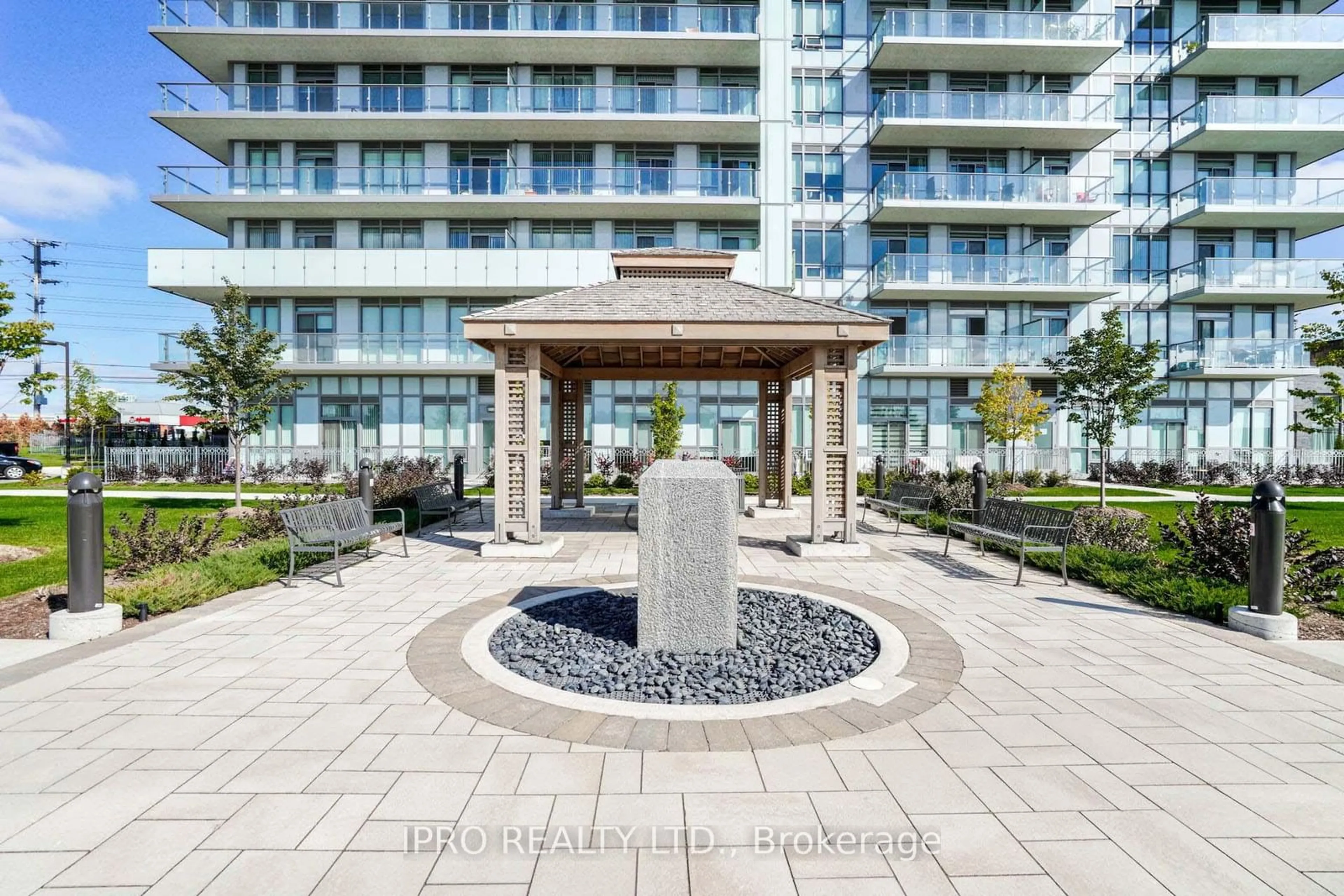 Patio, water/lake/river/ocean view for 4677 Glen Erin Dr #902, Mississauga Ontario L5M 2E3