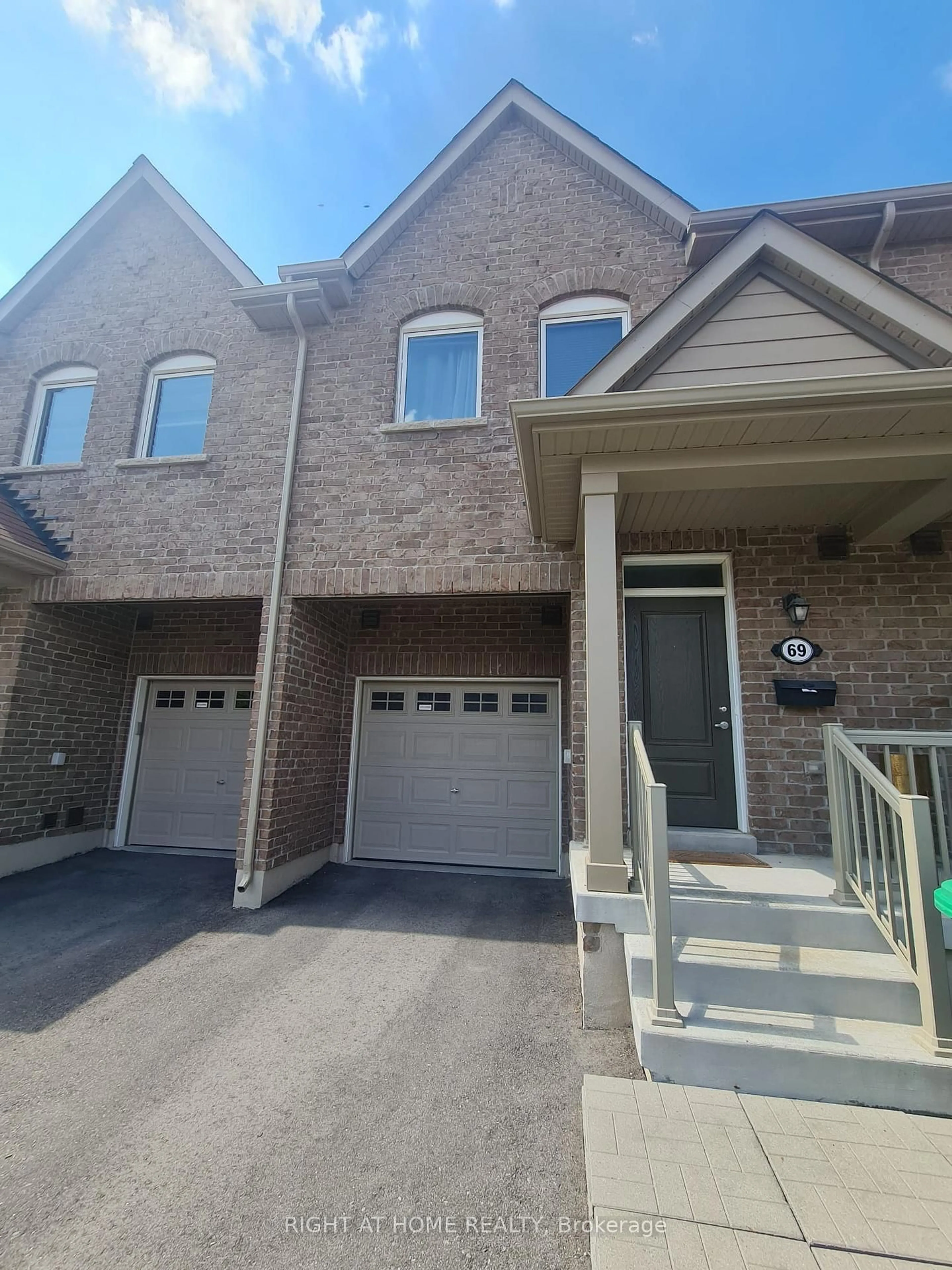 Home with brick exterior material, street for 50 Edinburgh Dr #69, Brampton Ontario L6Y 1N9