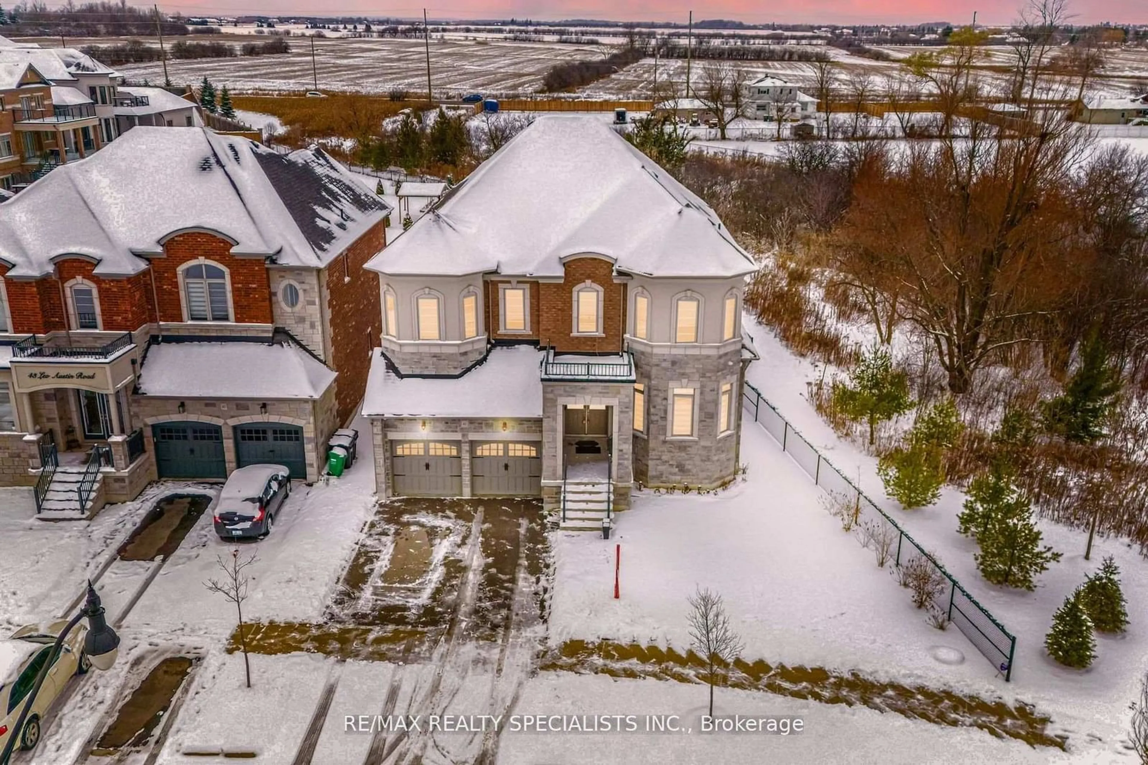 A pic from outside/outdoor area/front of a property/back of a property/a pic from drone, street for 41 Leo Austin Rd, Brampton Ontario L6P 4C6