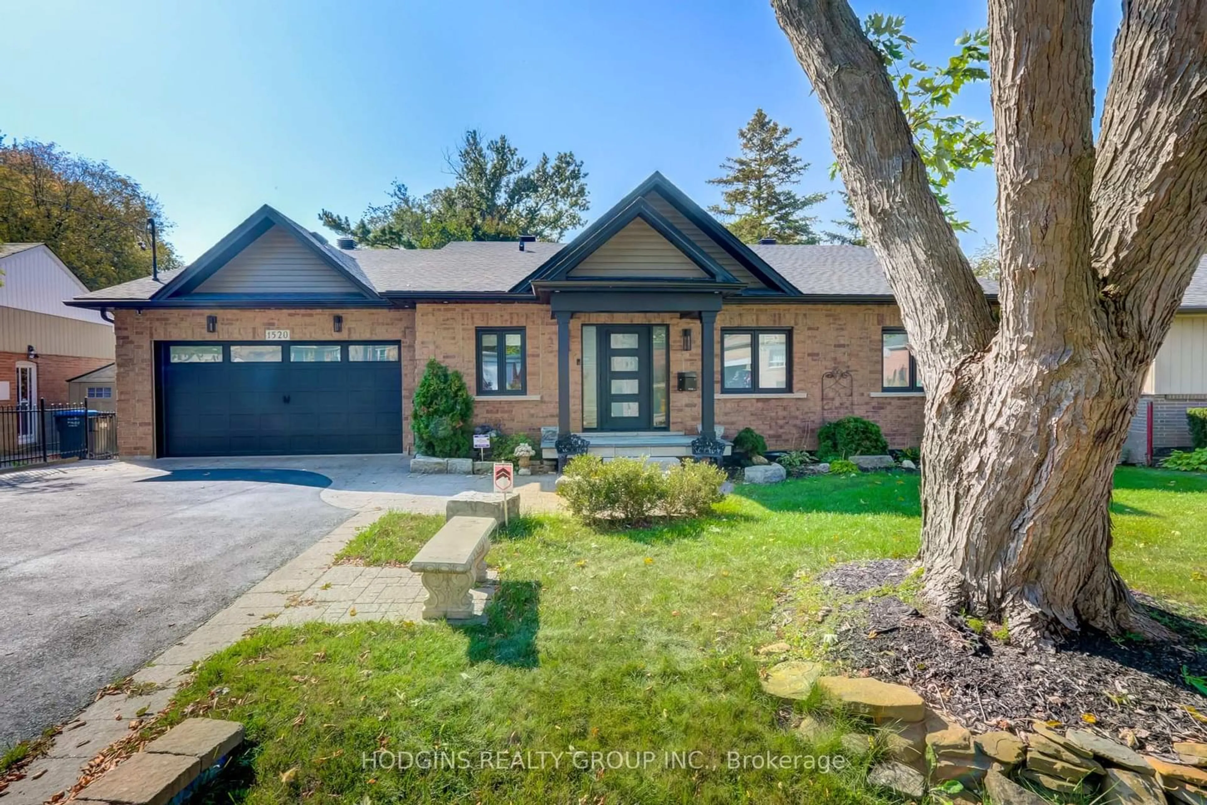 Home with brick exterior material, street for 1520 Drymen Cres, Mississauga Ontario L5G 2P2