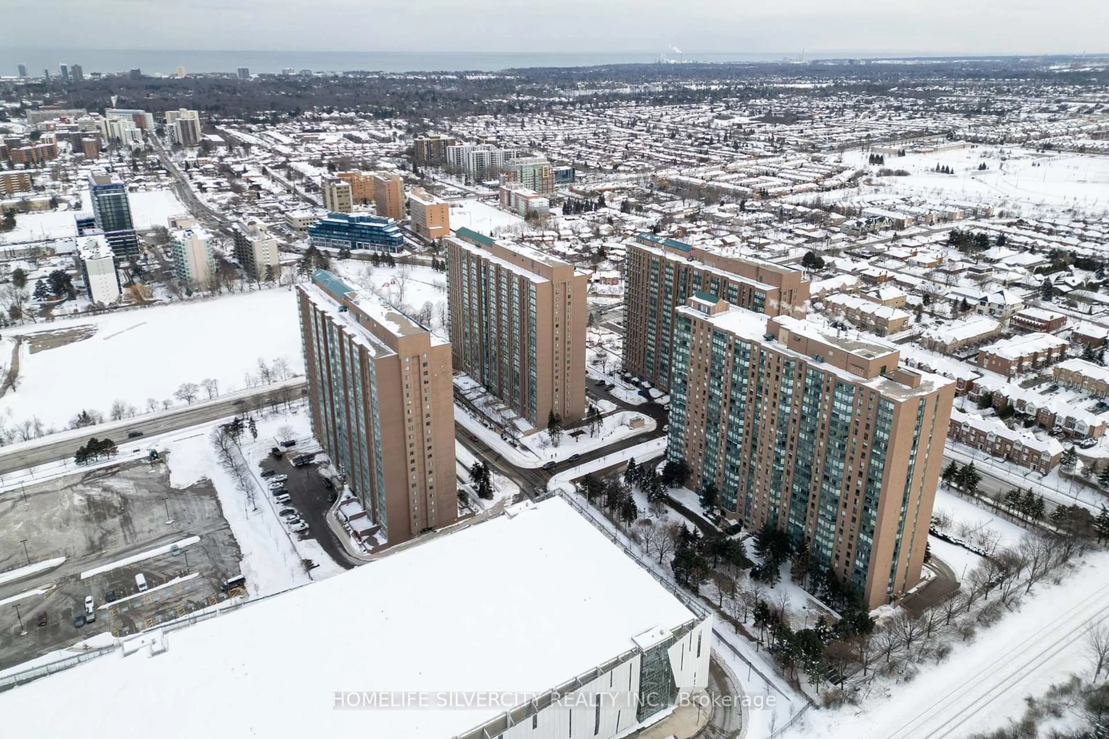 A pic from outside/outdoor area/front of a property/back of a property/a pic from drone, city buildings view from balcony for 145 Hillcrest Ave #913, Mississauga Ontario L5B 3Z1