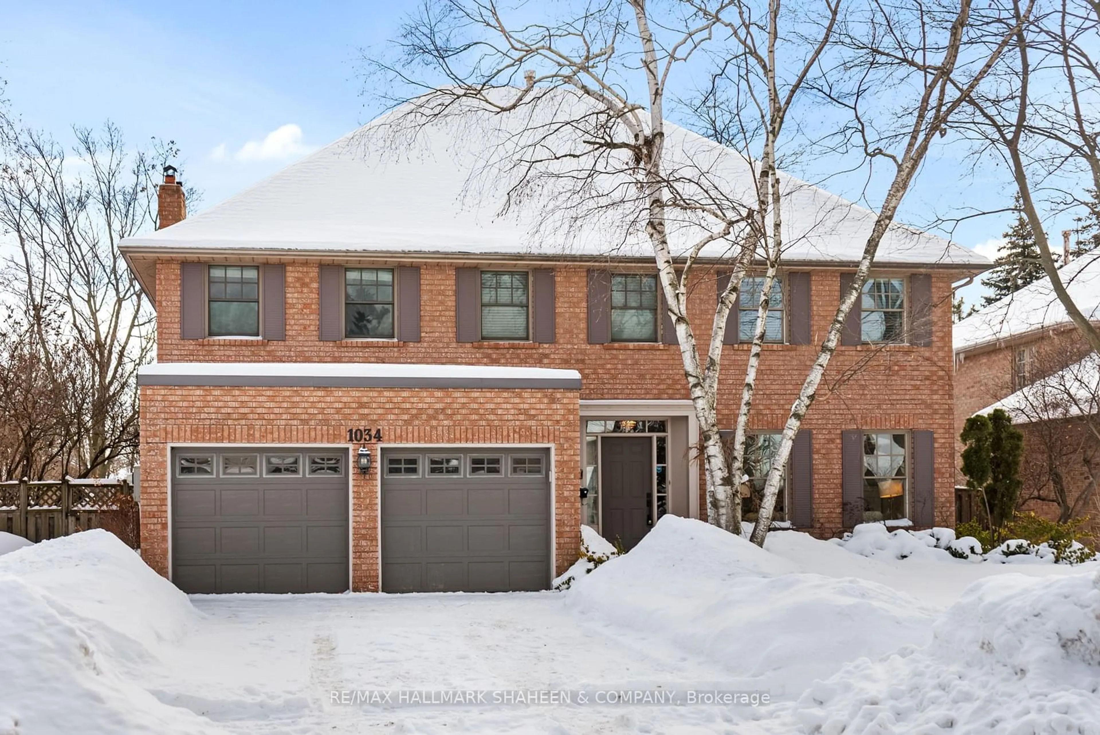 Home with brick exterior material, street for 1034 Oak Meadow Rd, Oakville Ontario L6M 1J7