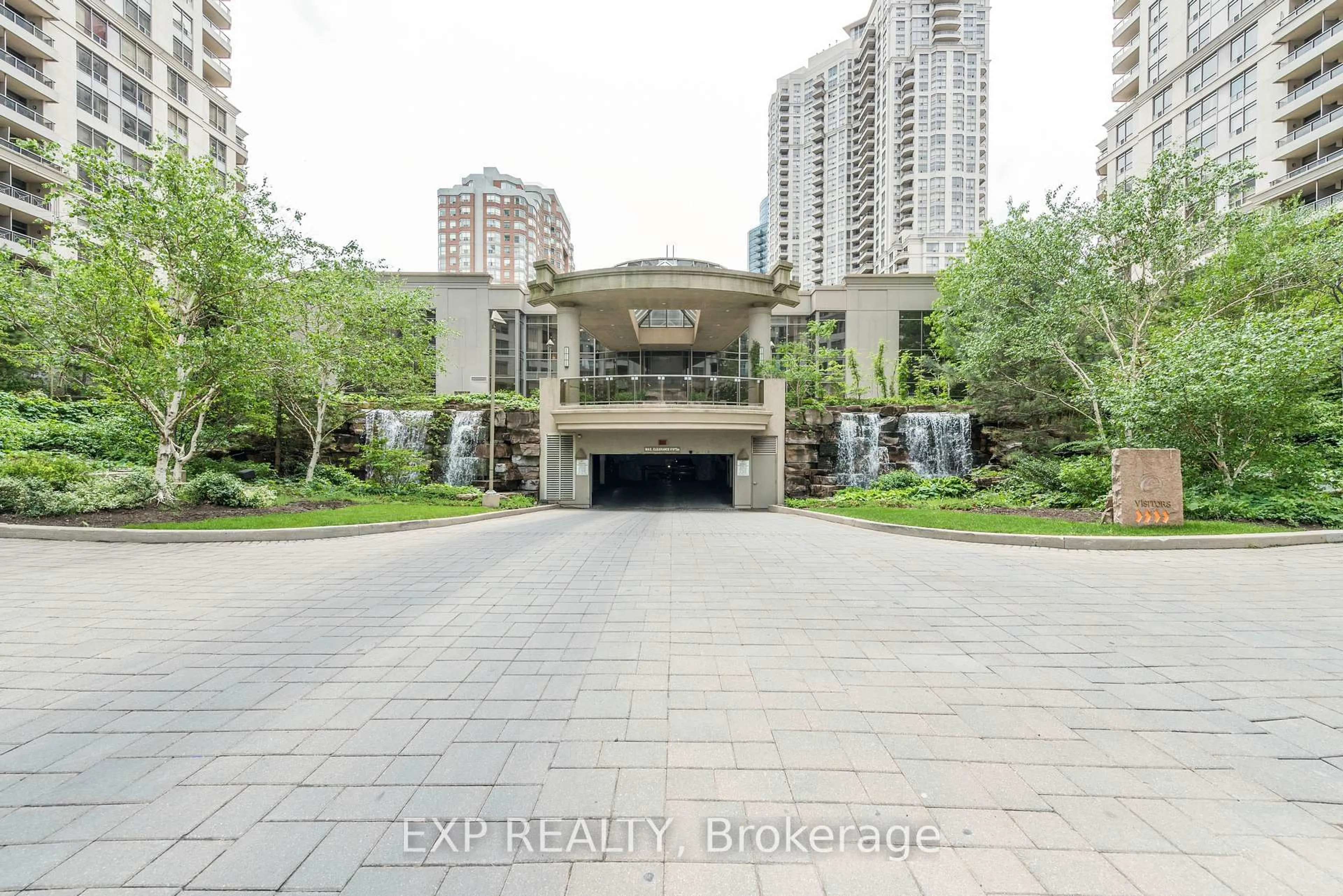 Unknown for 3888 Duke Of York Blvd #121, Mississauga Ontario L5B 4P5