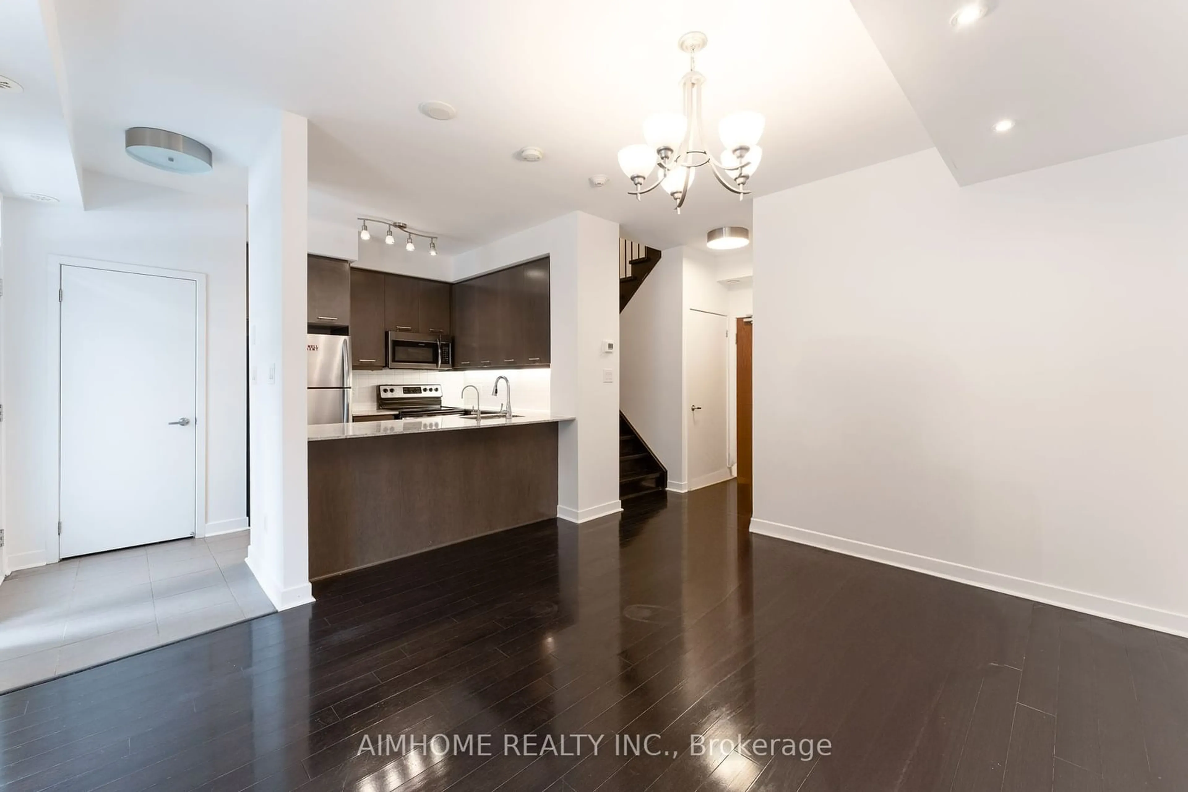 Open concept kitchen, unknown for 370 Square One Dr #Th6, Mississauga Ontario L5B 0E6