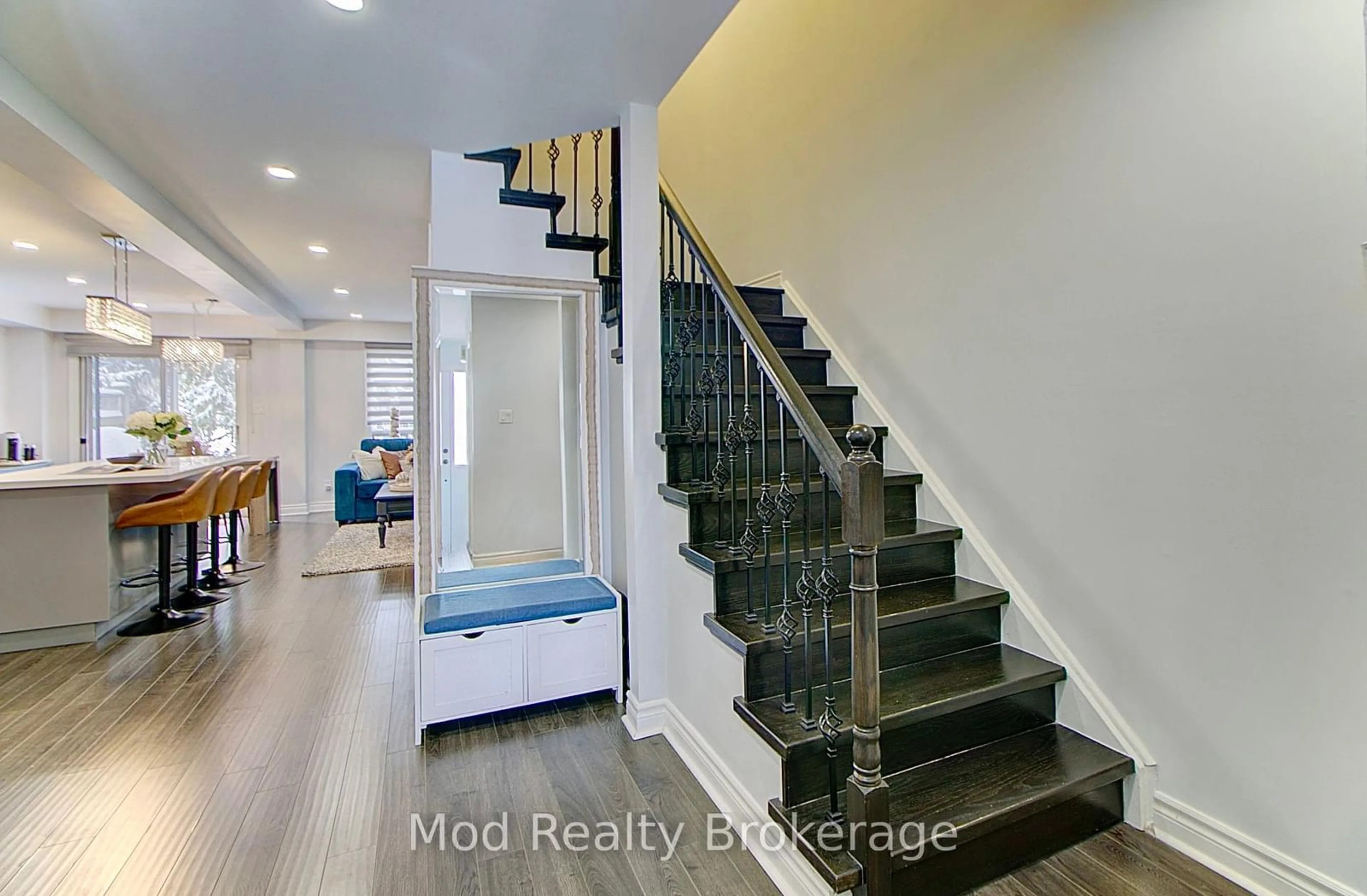 Indoor entryway for 415 River Oaks Blvd #14, Oakville Ontario L6H 5P7