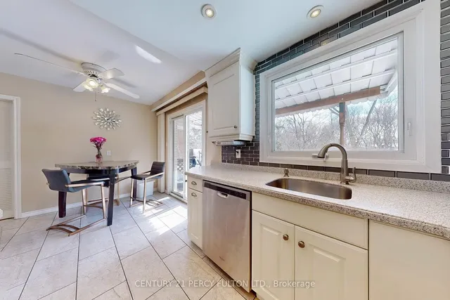 Additional property image - 3284 Lonefeather Cres