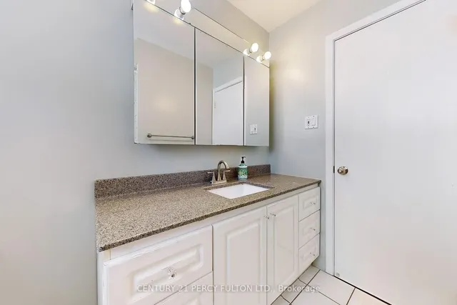 Additional property image - 3284 Lonefeather Cres