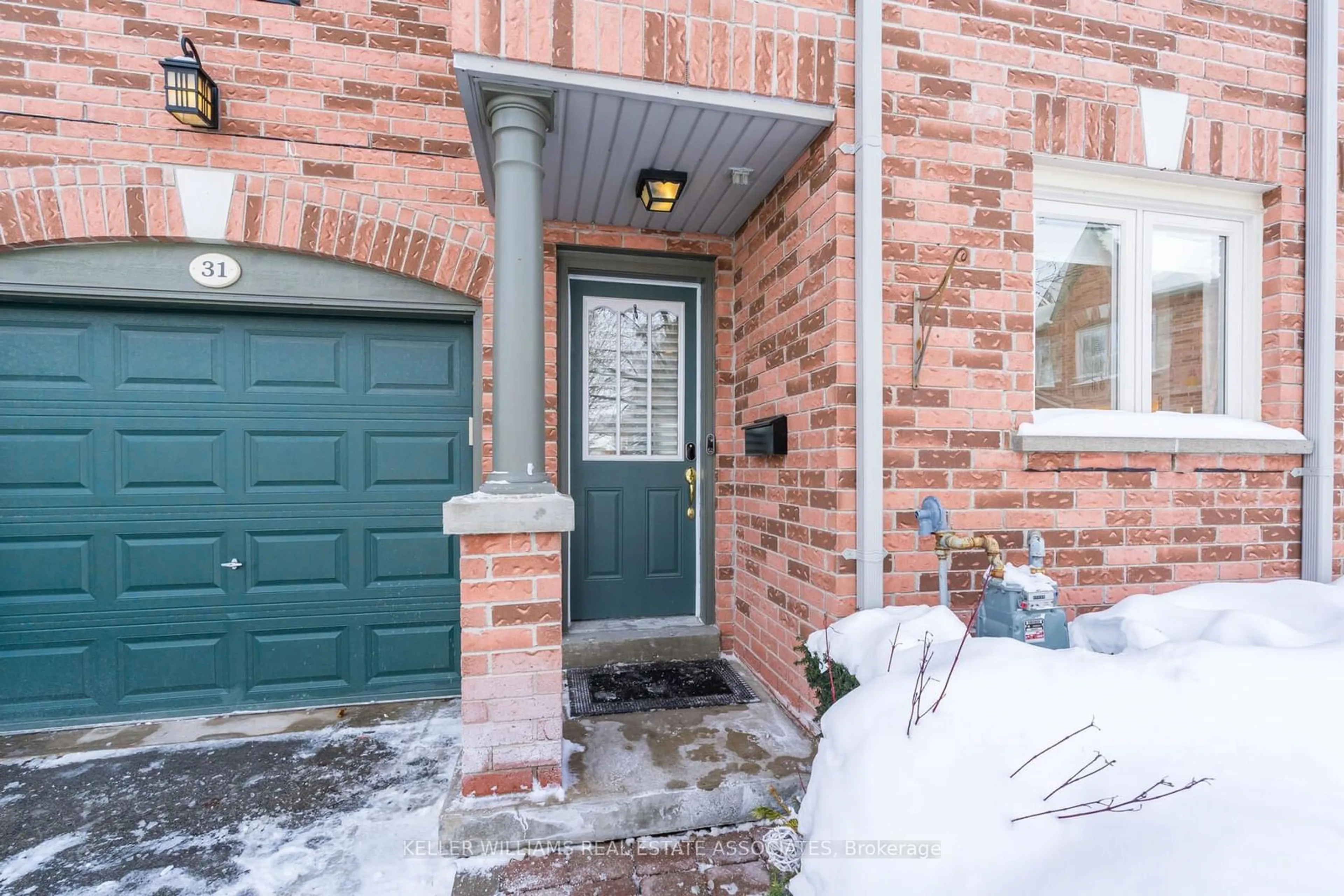 Indoor entryway for 76 River Dr #31, Halton Hills Ontario L7G 2J2