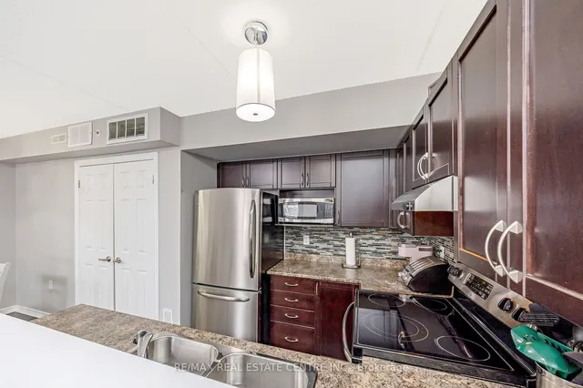 Additional property image - 1360 Main St Unit 304