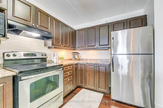 Additional property image - 1487 Maple Ave Unit 313